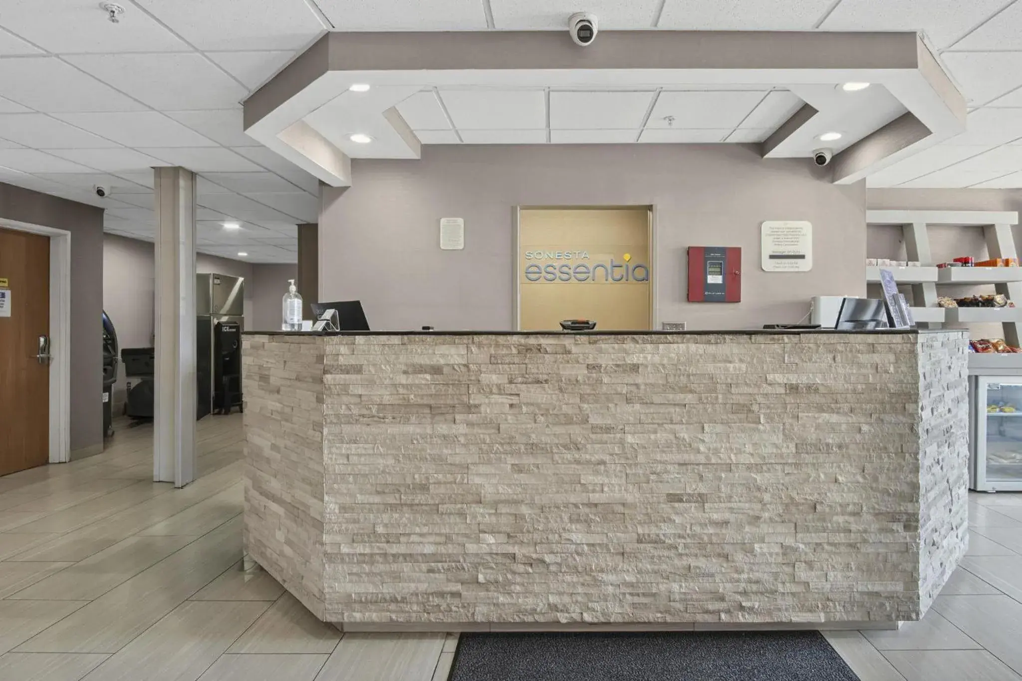 Lobby or reception in Sonesta Essential Hotels & Suites Kansas City Blue Springs Lobby or reception in Sonesta Essential Hotels & Suites Kansas City Blue Springs