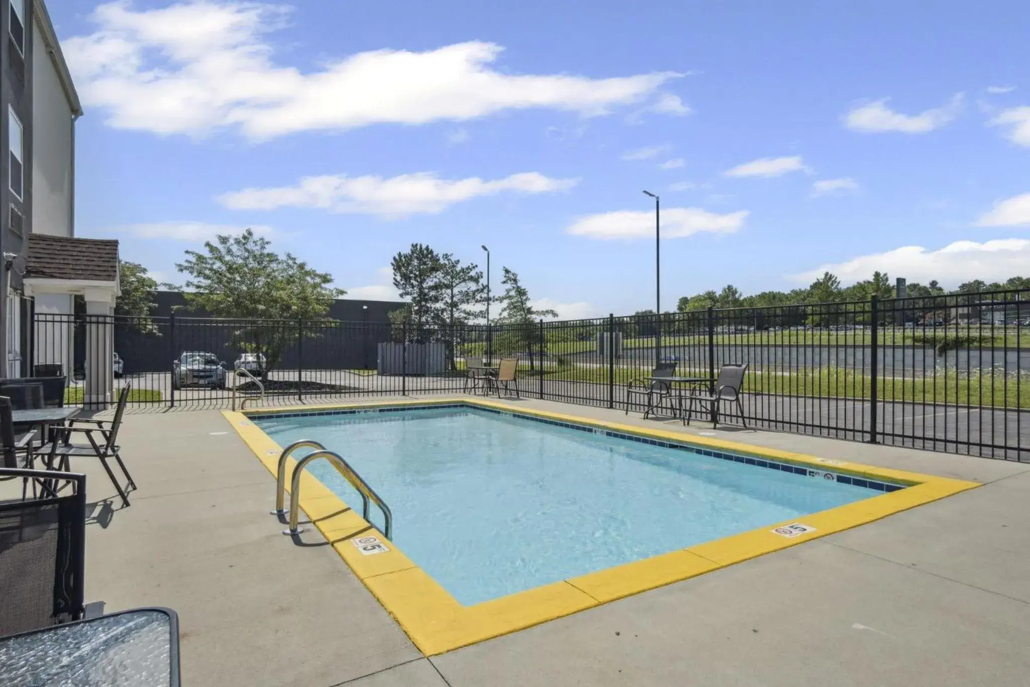 Pool view in Sonesta Essential Hotels & Suites Kansas City Blue Springs Pool view in Sonesta Essential Hotels & Suites Kansas City Blue Springs