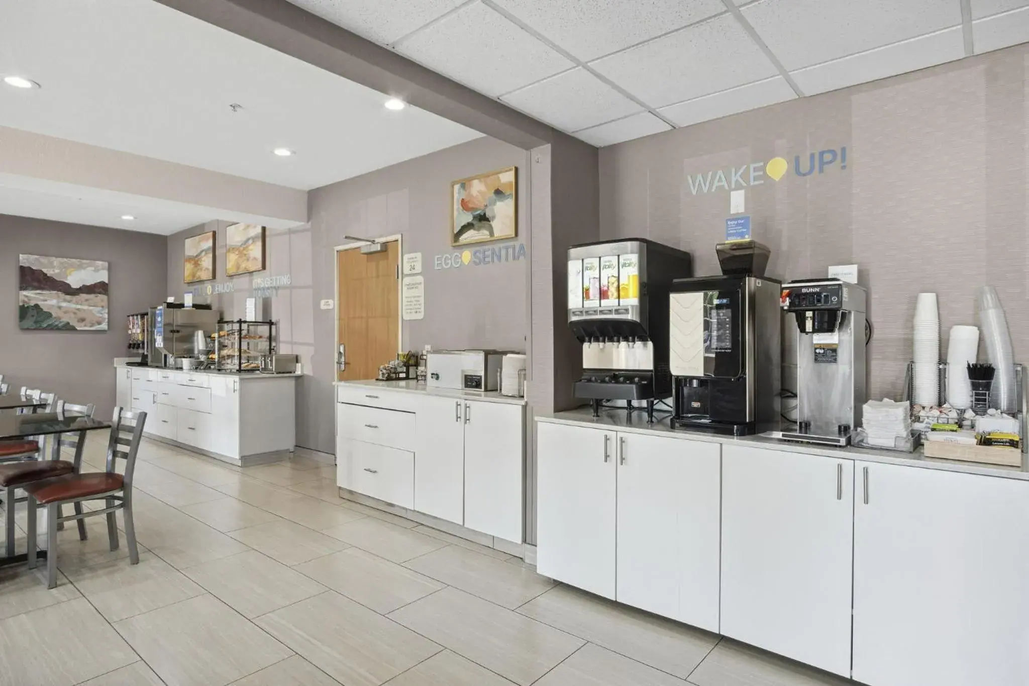 Breakfast in Sonesta Essential Hotels & Suites Kansas City Blue Springs Breakfast in Sonesta Essential Hotels & Suites Kansas City Blue Springs