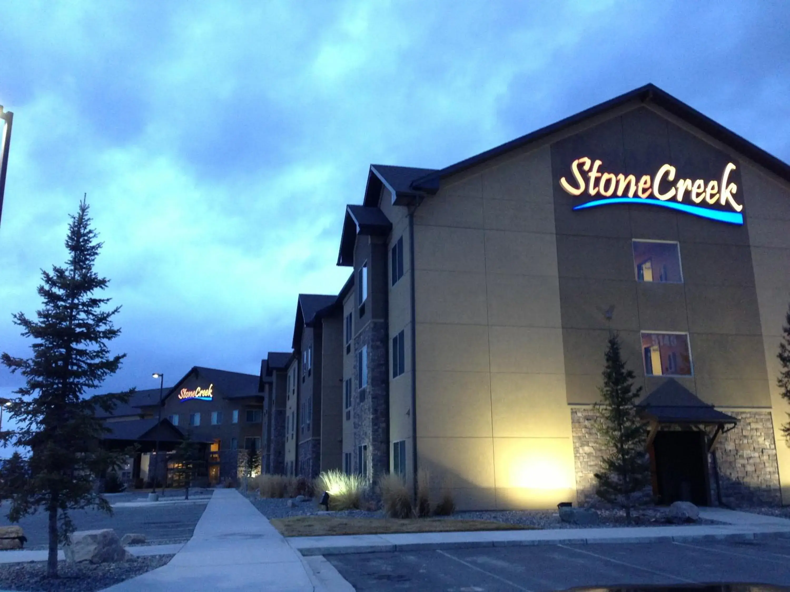 Facade/entrance in StoneCreek Lodge Facade/entrance in StoneCreek Lodge