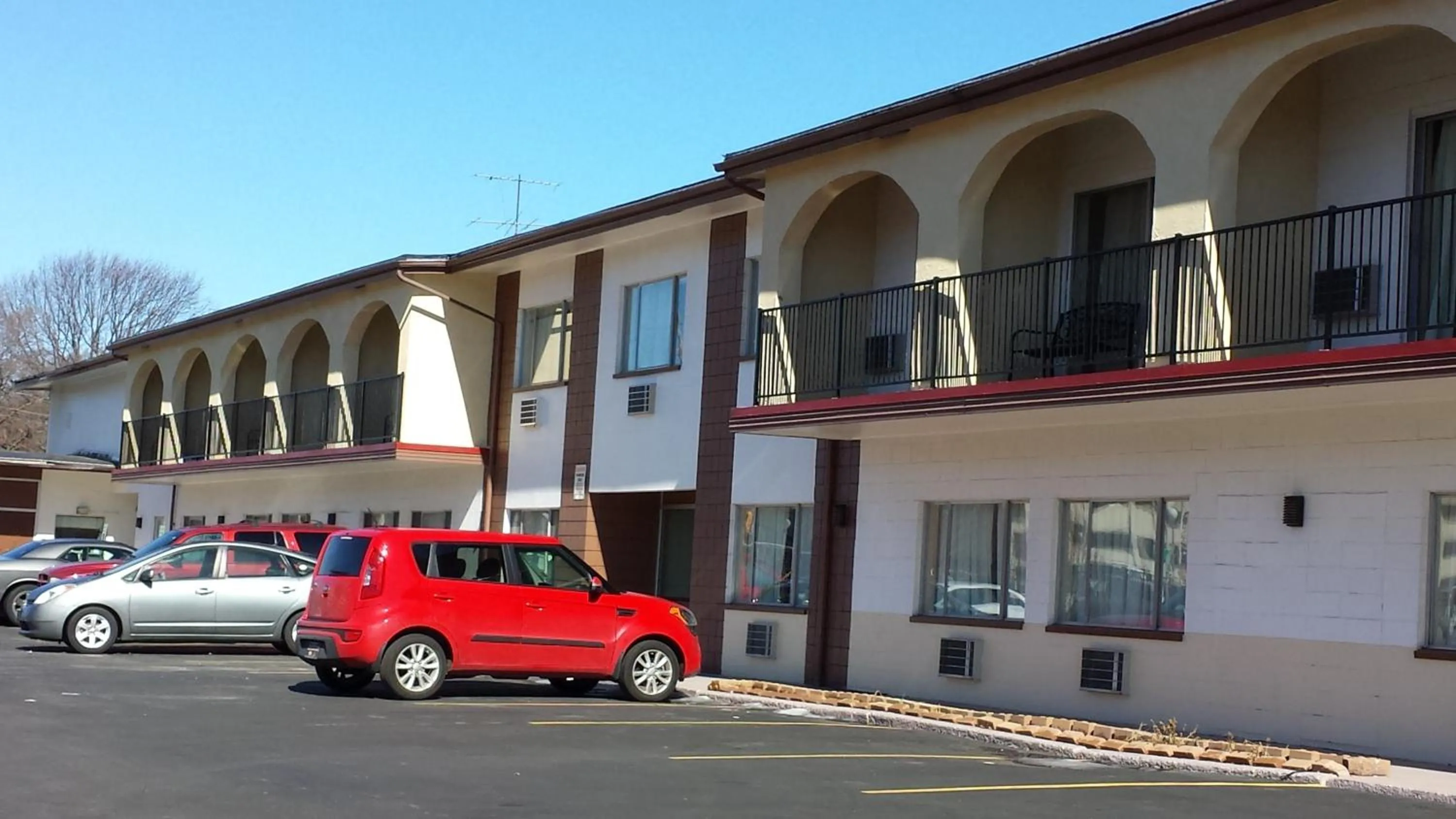 Facade/entrance in Americas Best Inn & Suites Urbana