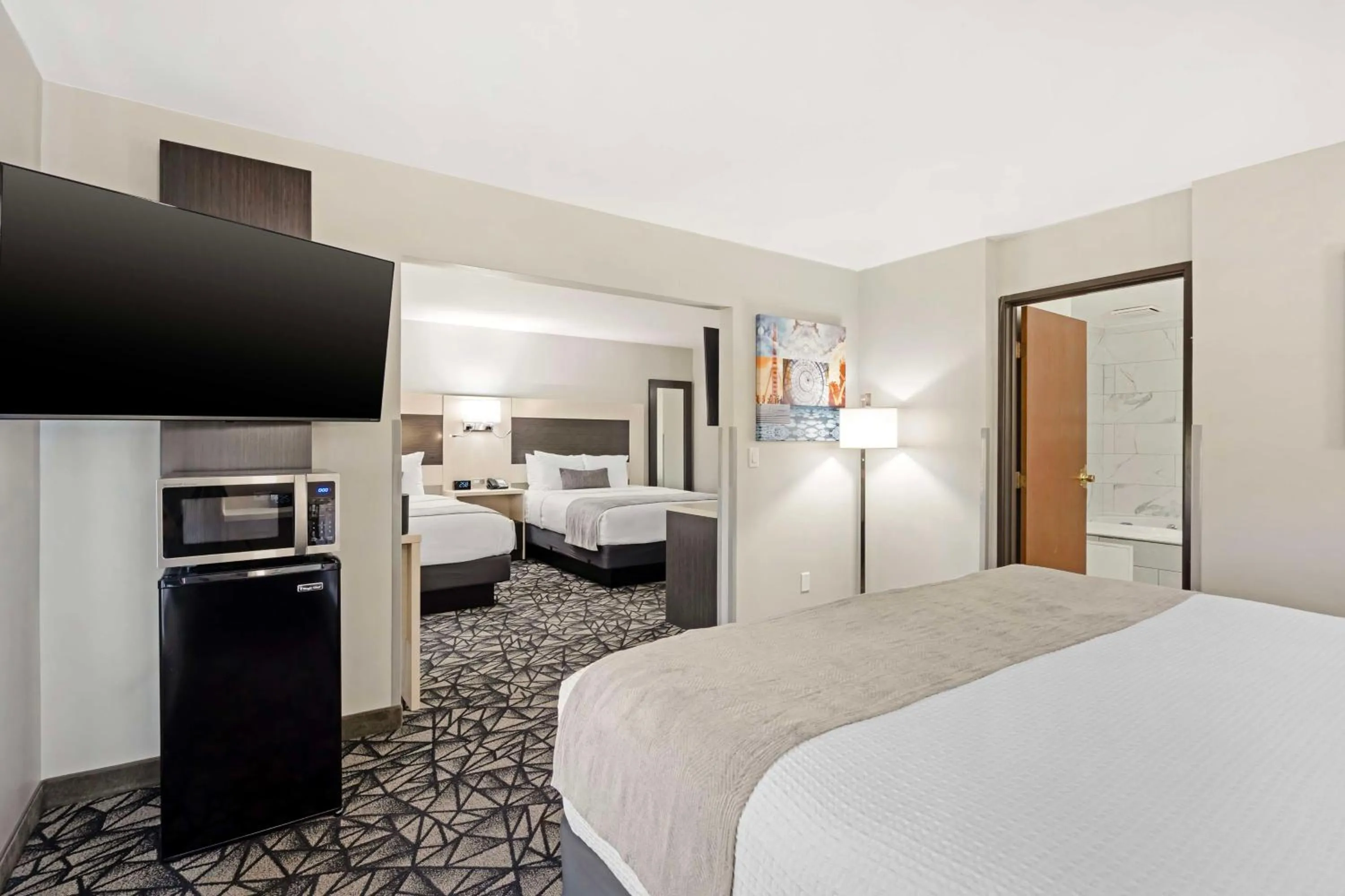 Photo of the whole room, Bed in Best Western Morton Inn