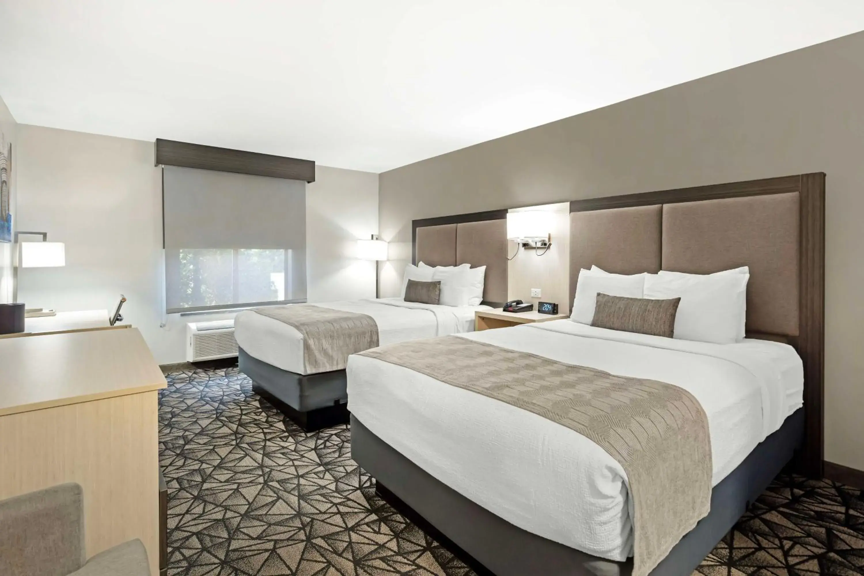 Bedroom, Bed in Best Western Morton Inn Bedroom, Bed in Best Western Morton Inn