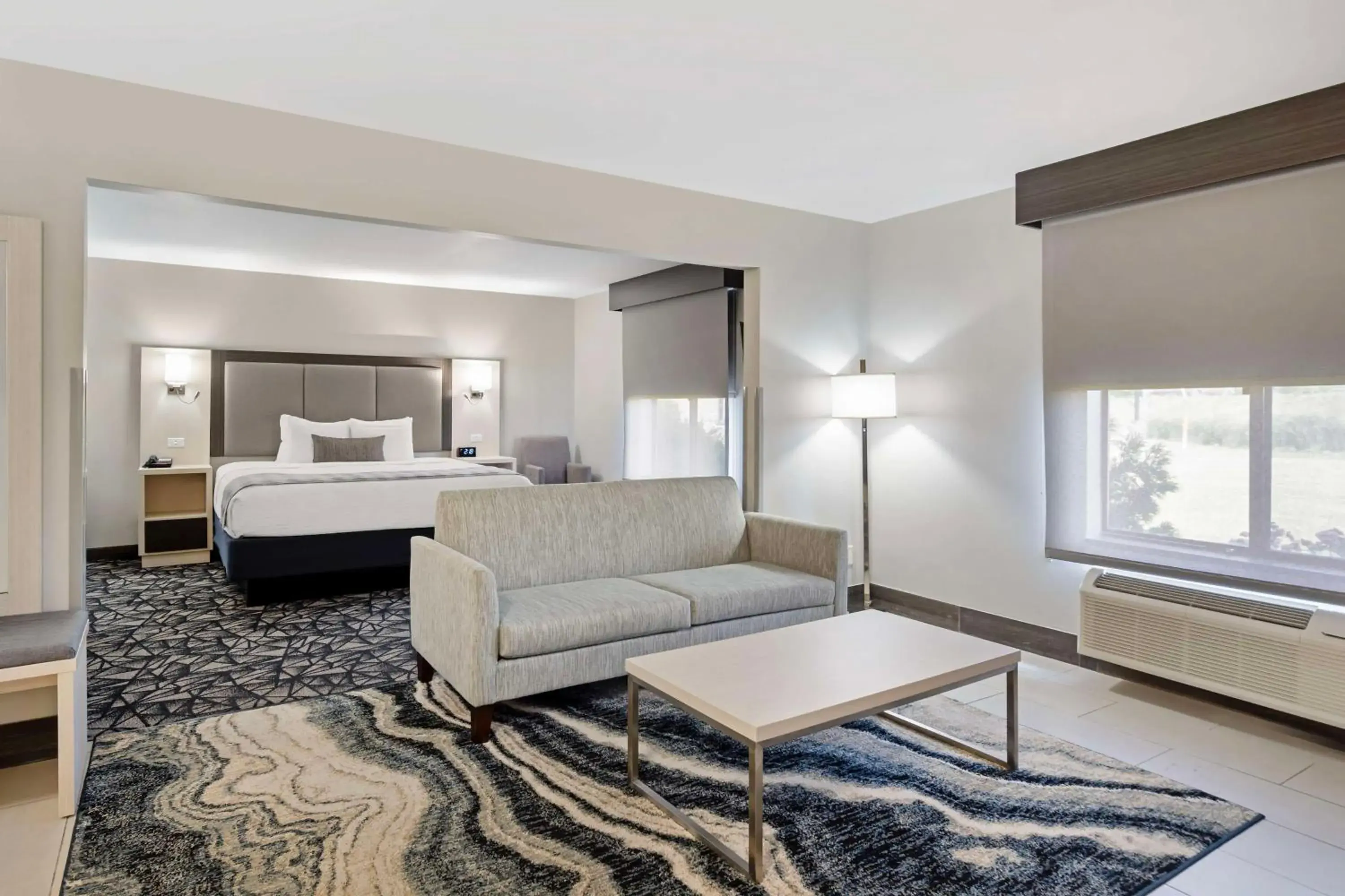 Photo of the whole room, Bed in Best Western Morton Inn Photo of the whole room, Bed in Best Western Morton Inn