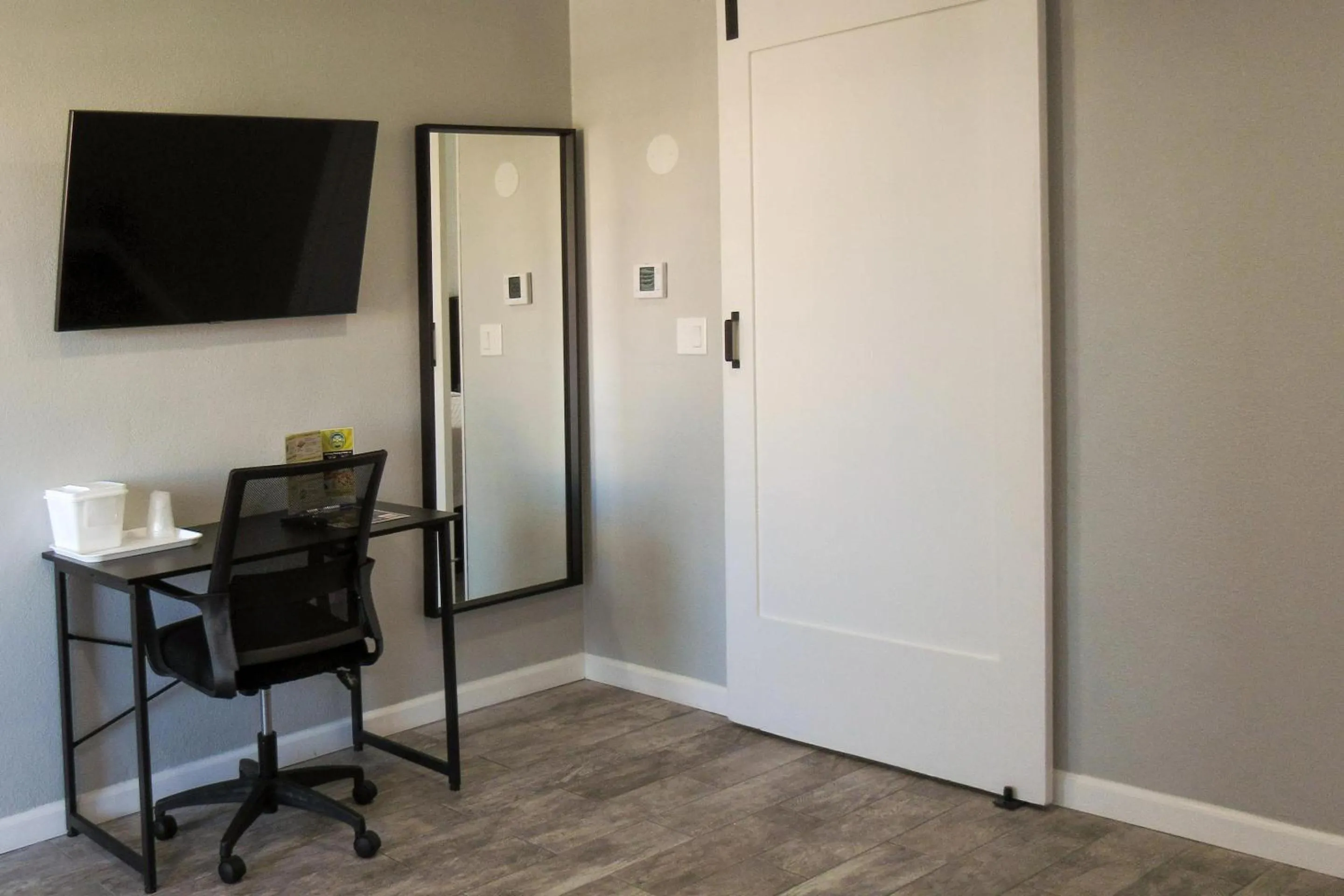 Bedroom in Capri Suites Anaheim