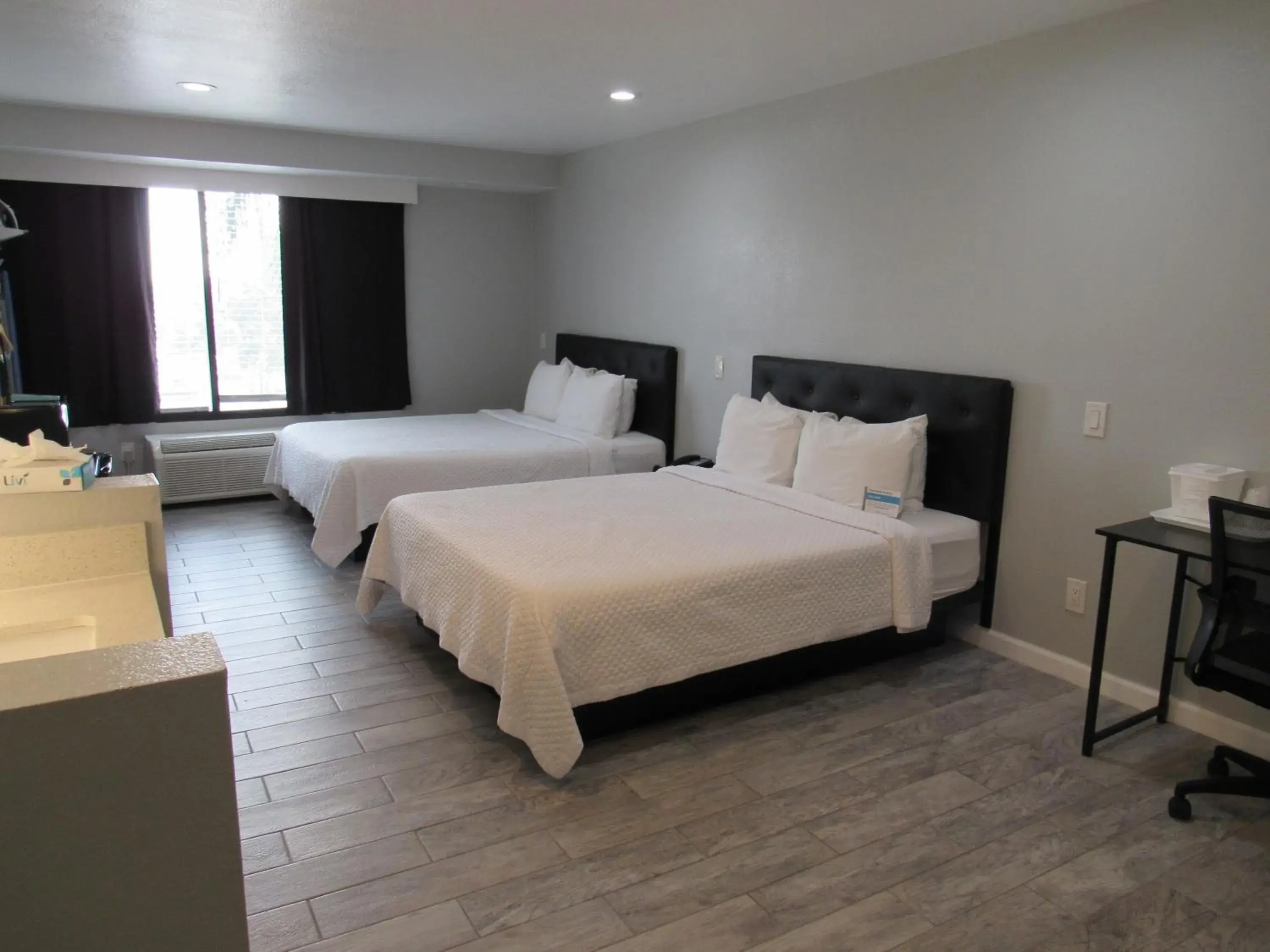 Standard Double Room in Capri Suites Anaheim Standard Double Room in Capri Suites Anaheim