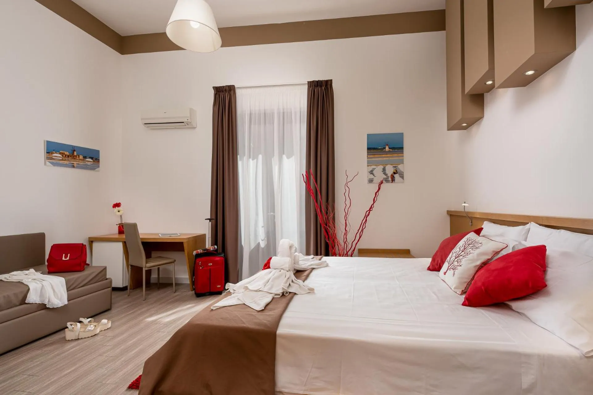 Bedroom, Bed in Blueeyes