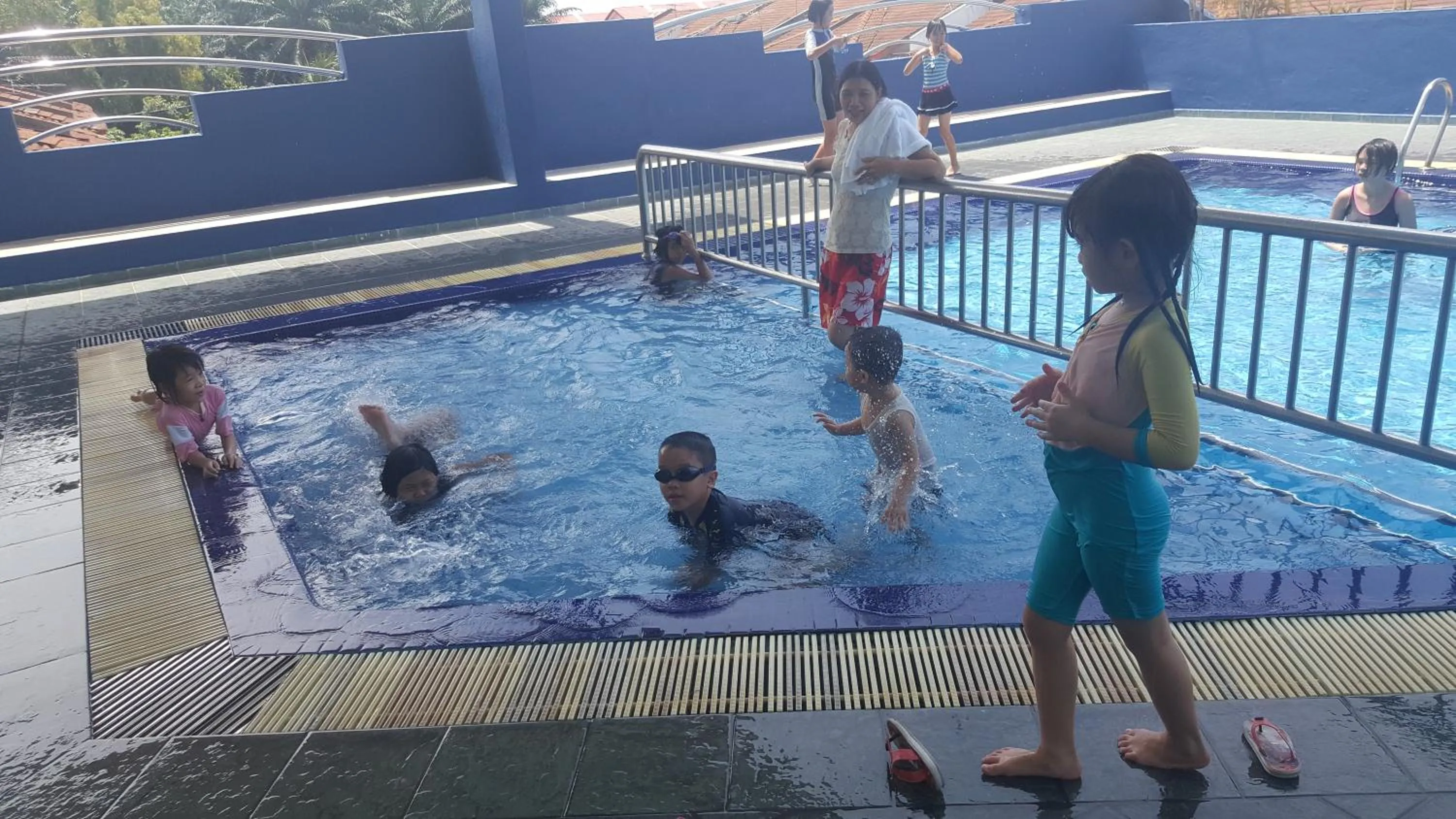 Swimming pool in Sun Inns Hotel Sitiawan