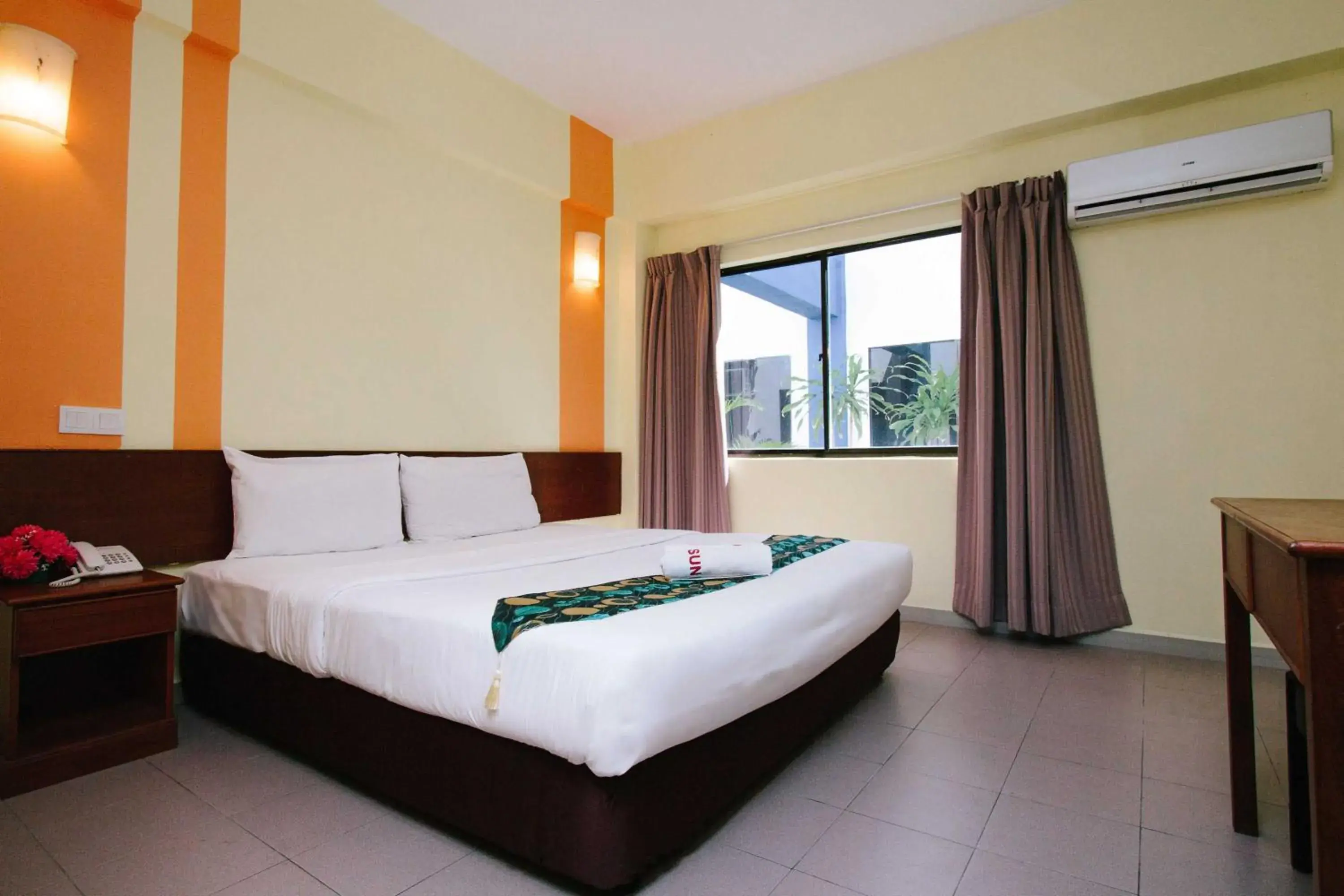 Deluxe with Window in Sun Inns Hotel Sitiawan Deluxe with Window in Sun Inns Hotel Sitiawan
