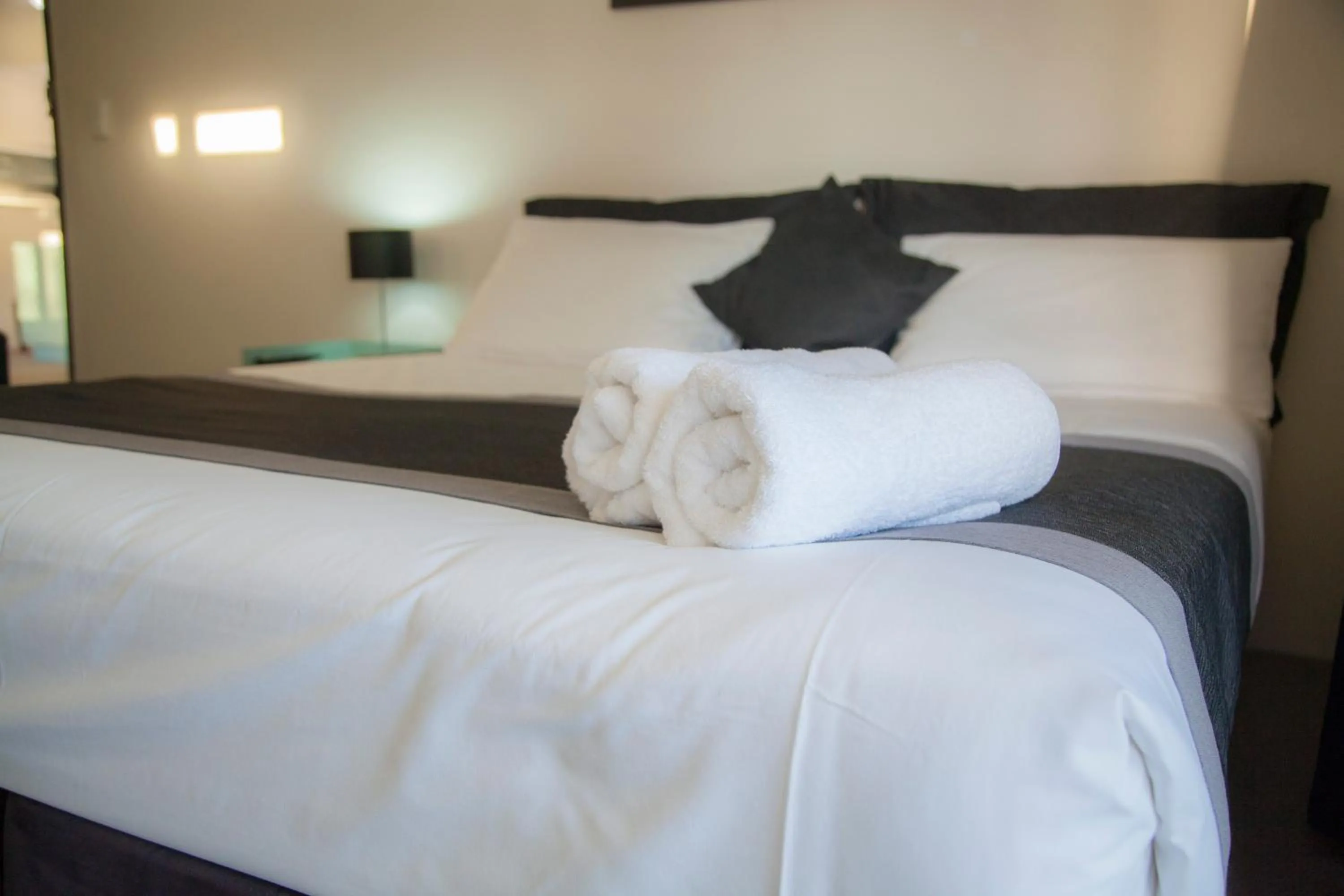 On site, Bed in Chermside Court Motel