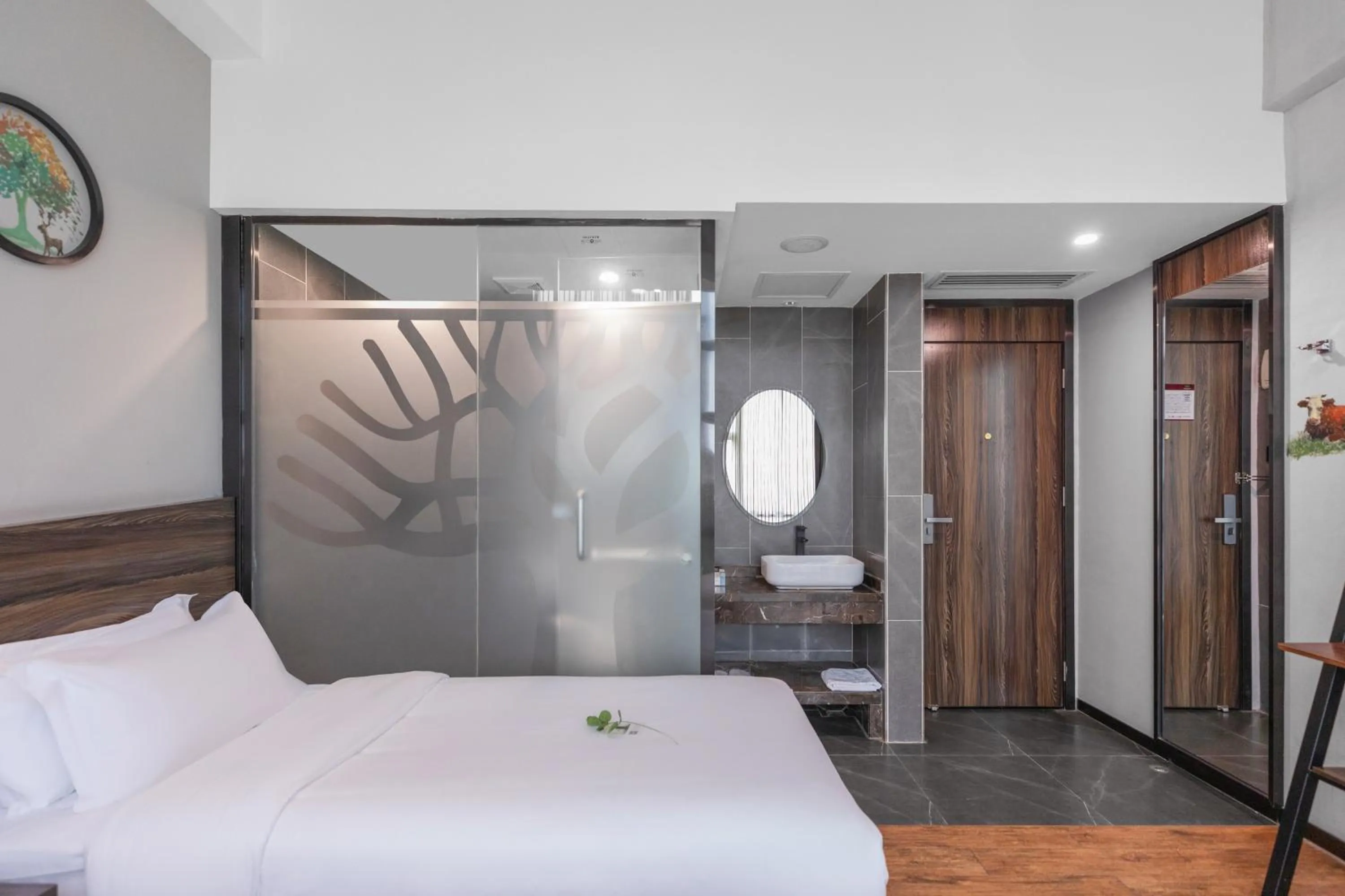 Photo of the whole room in Spring Time Hotel