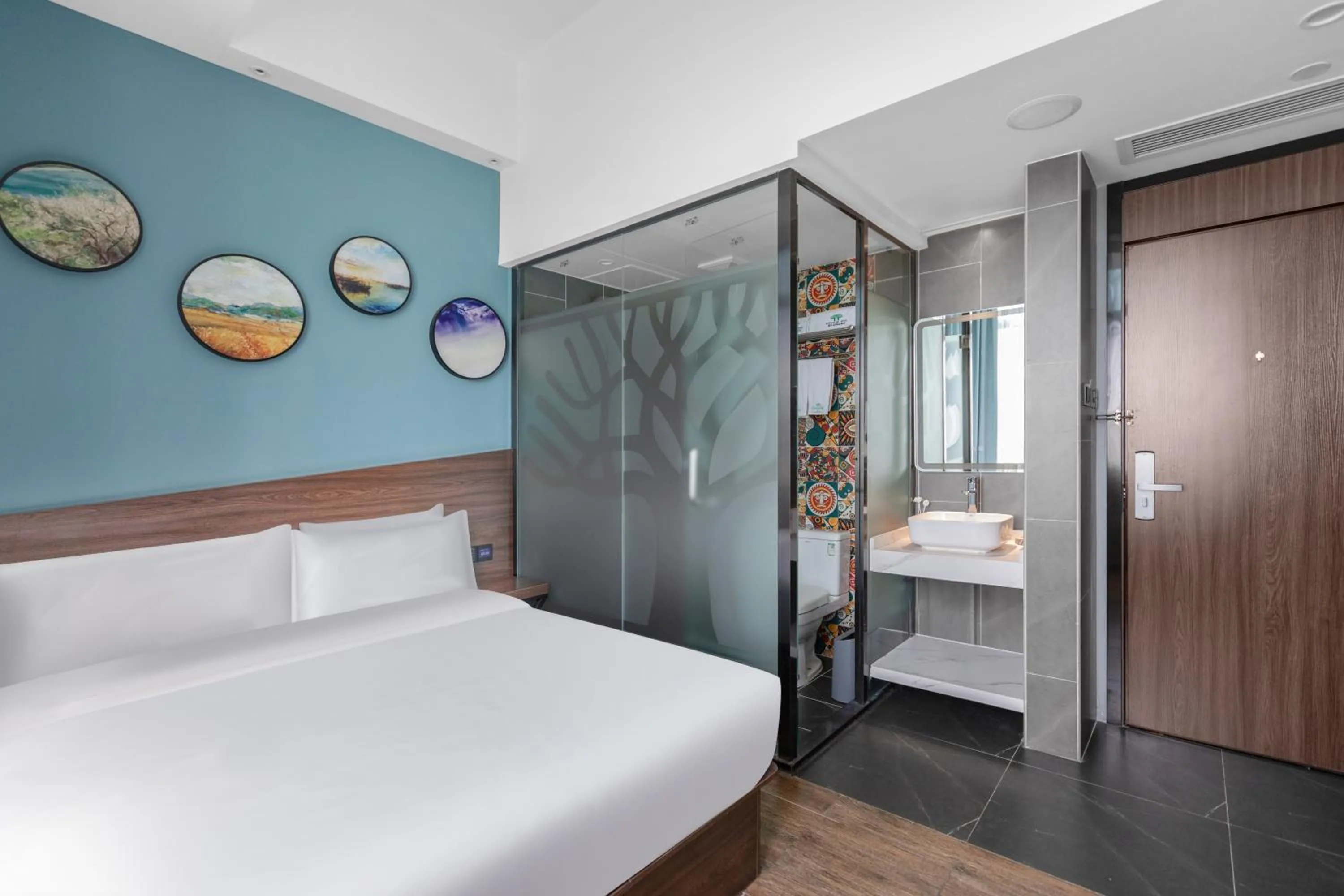 Photo of the whole room in Spring Time Hotel