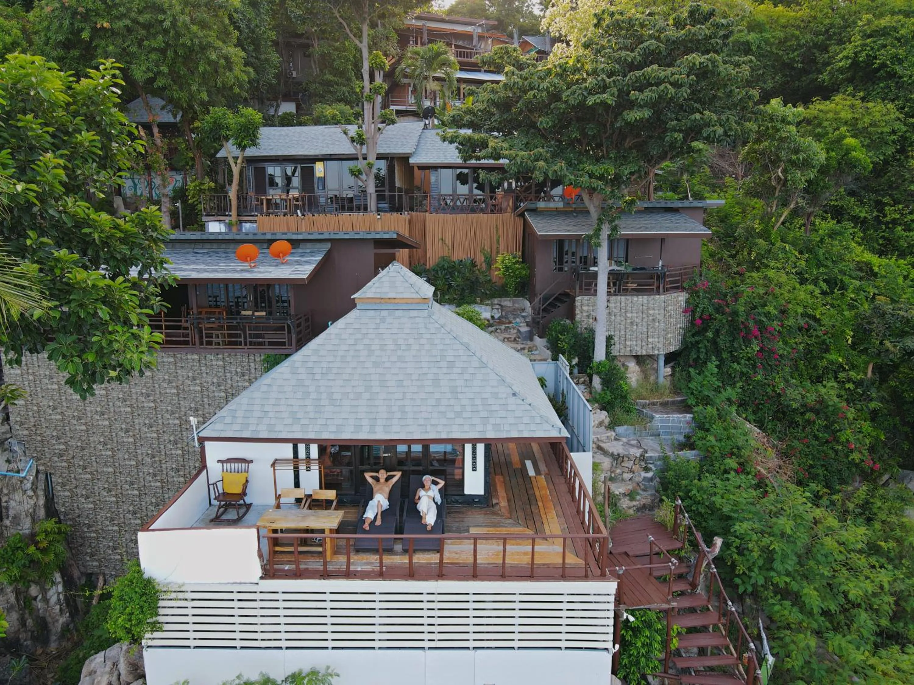 Property building in Taatoh Seaview Resort - SHA Plus