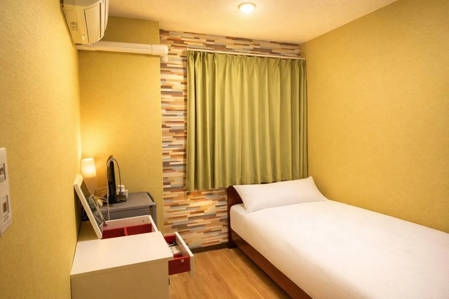 Bed in Business Hotel Kaga