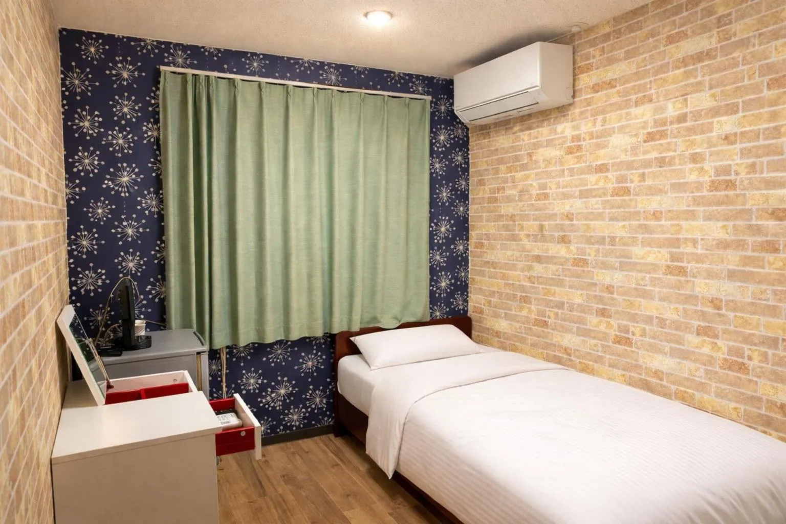 Bed in Business Hotel Kaga