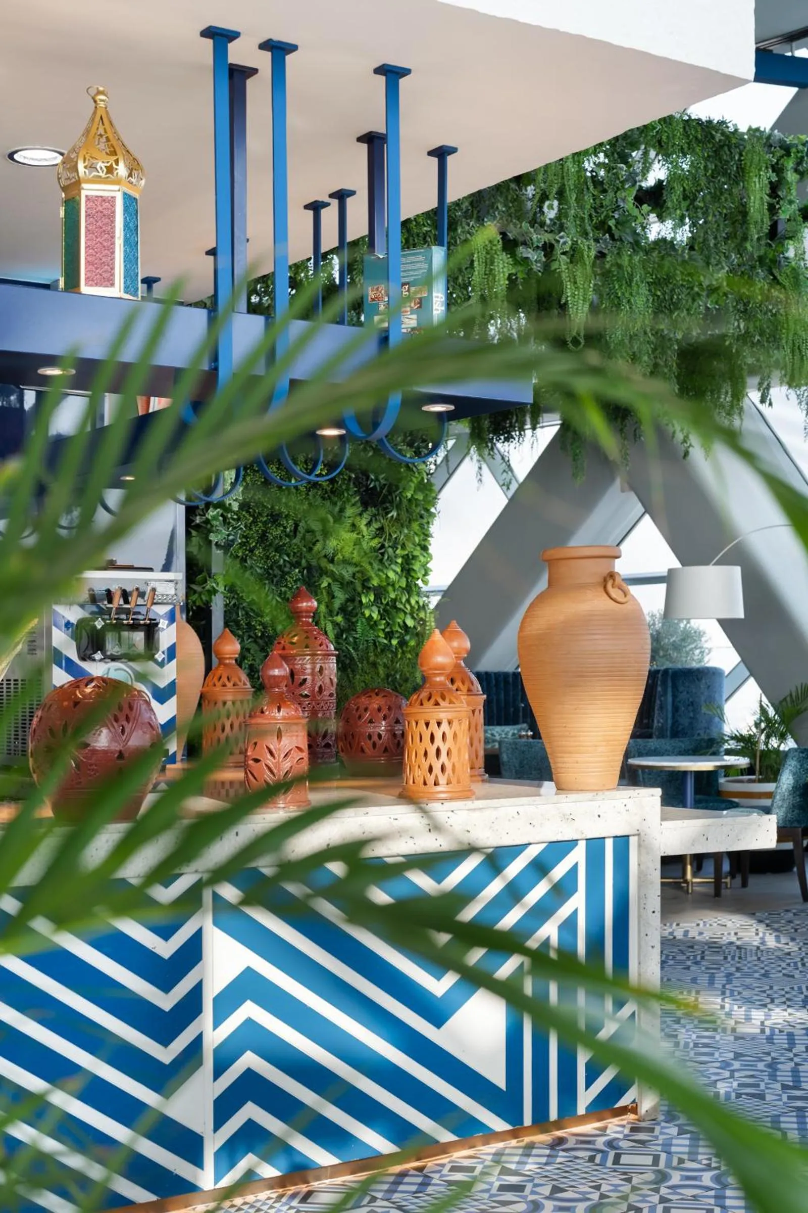 Restaurant/places to eat in Andaz Capital Gate Abu Dhabi, By Hyatt