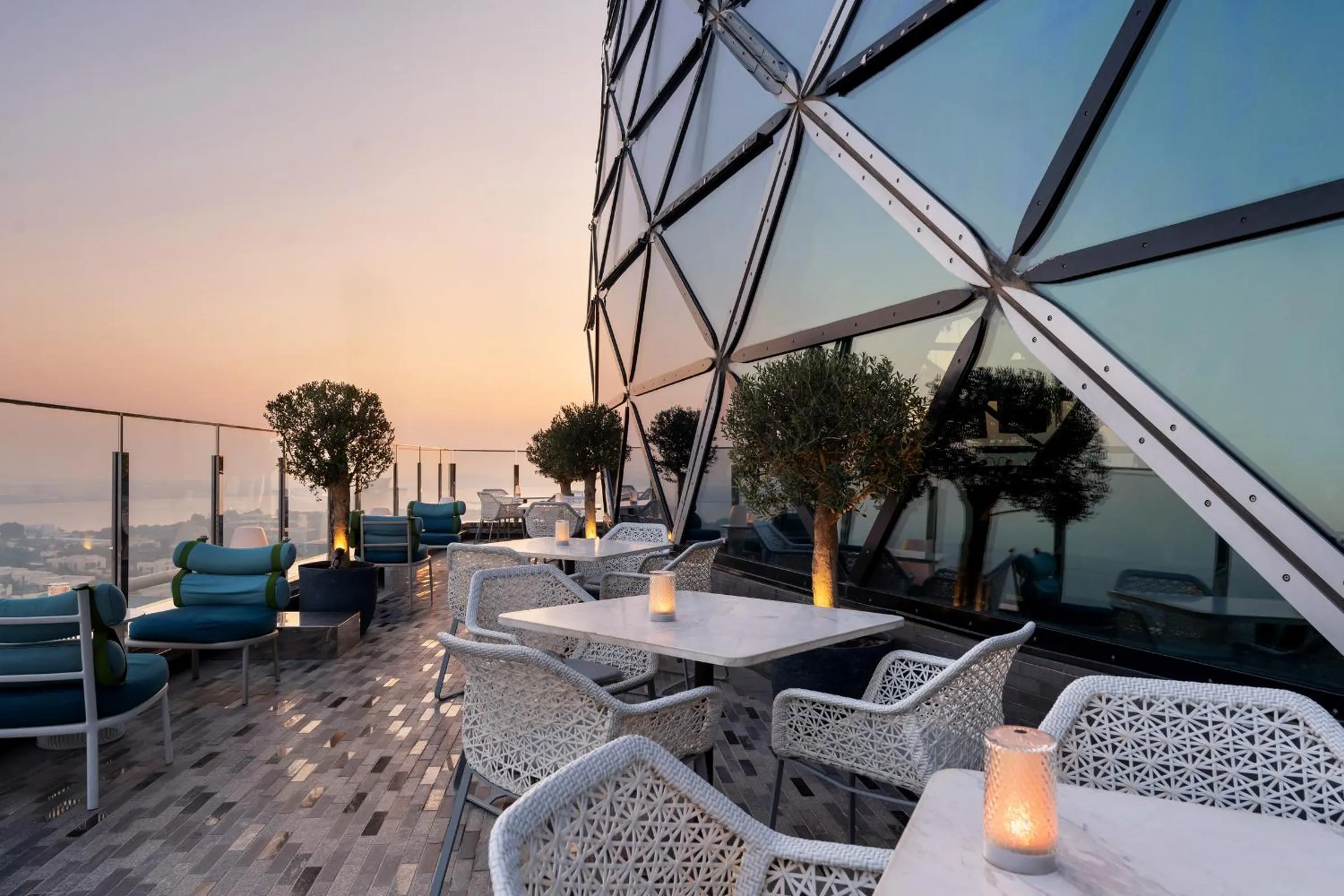 Restaurant/places to eat in Andaz Capital Gate Abu Dhabi, By Hyatt