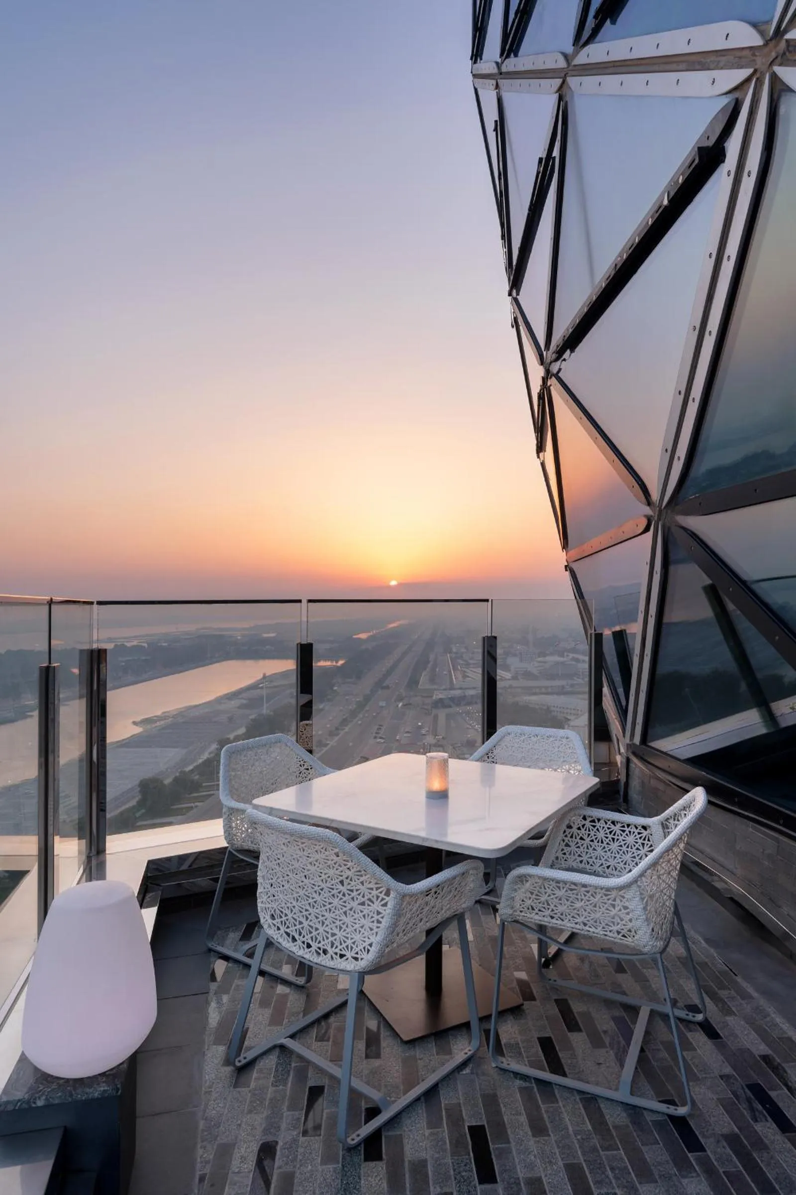 Restaurant/places to eat in Andaz Capital Gate Abu Dhabi, By Hyatt