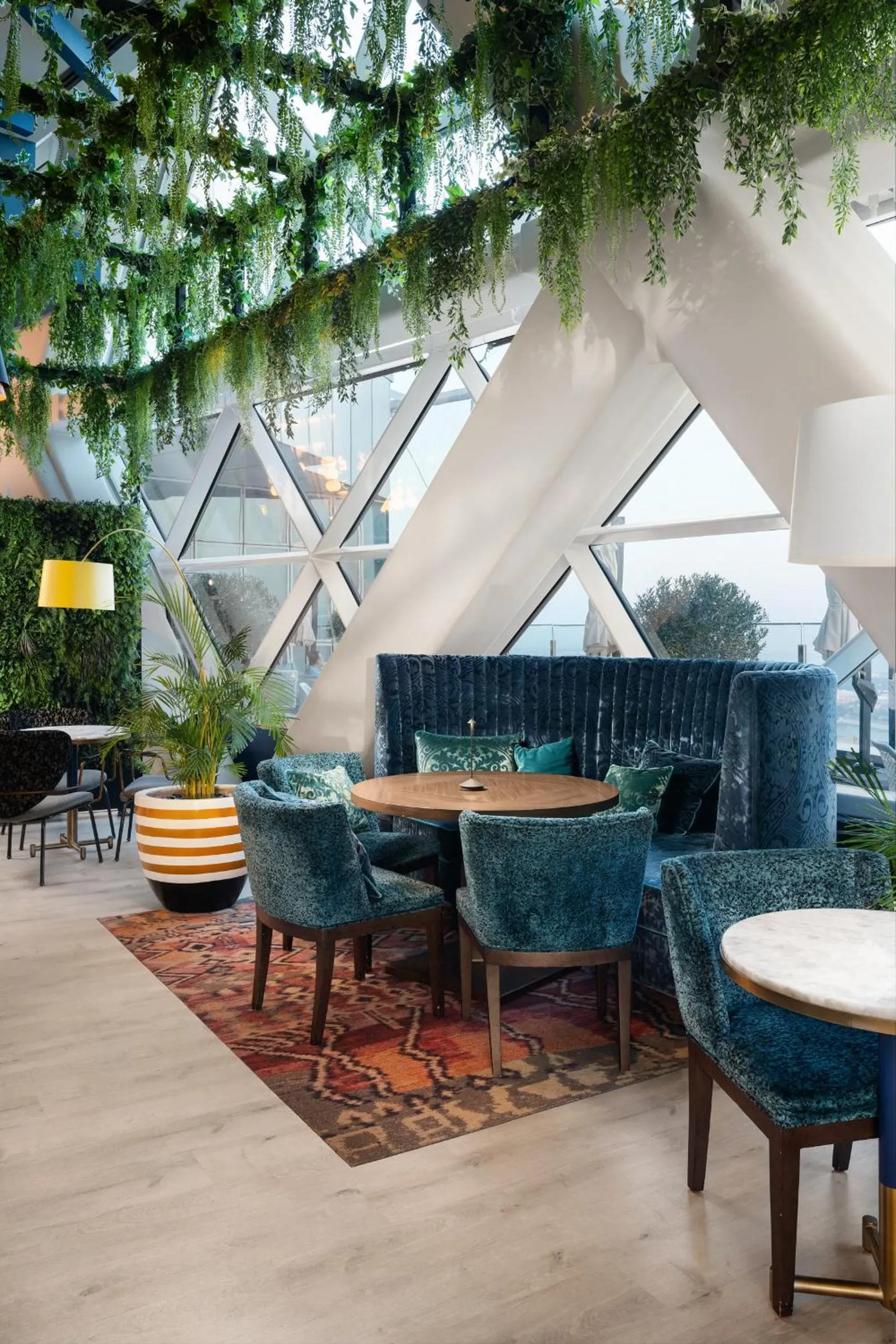 Restaurant/places to eat in Andaz Capital Gate Abu Dhabi, By Hyatt