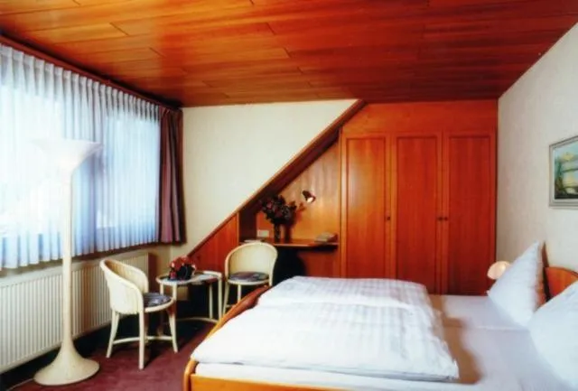 Facade/entrance, Bed in Adolphs Frühstückspension
