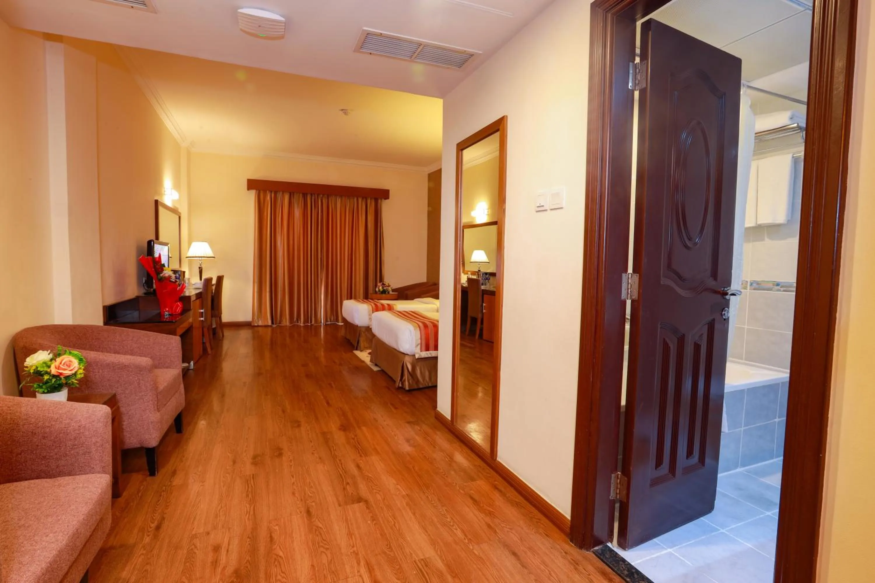 Bedroom, Bed in Fortune Pearl Hotel