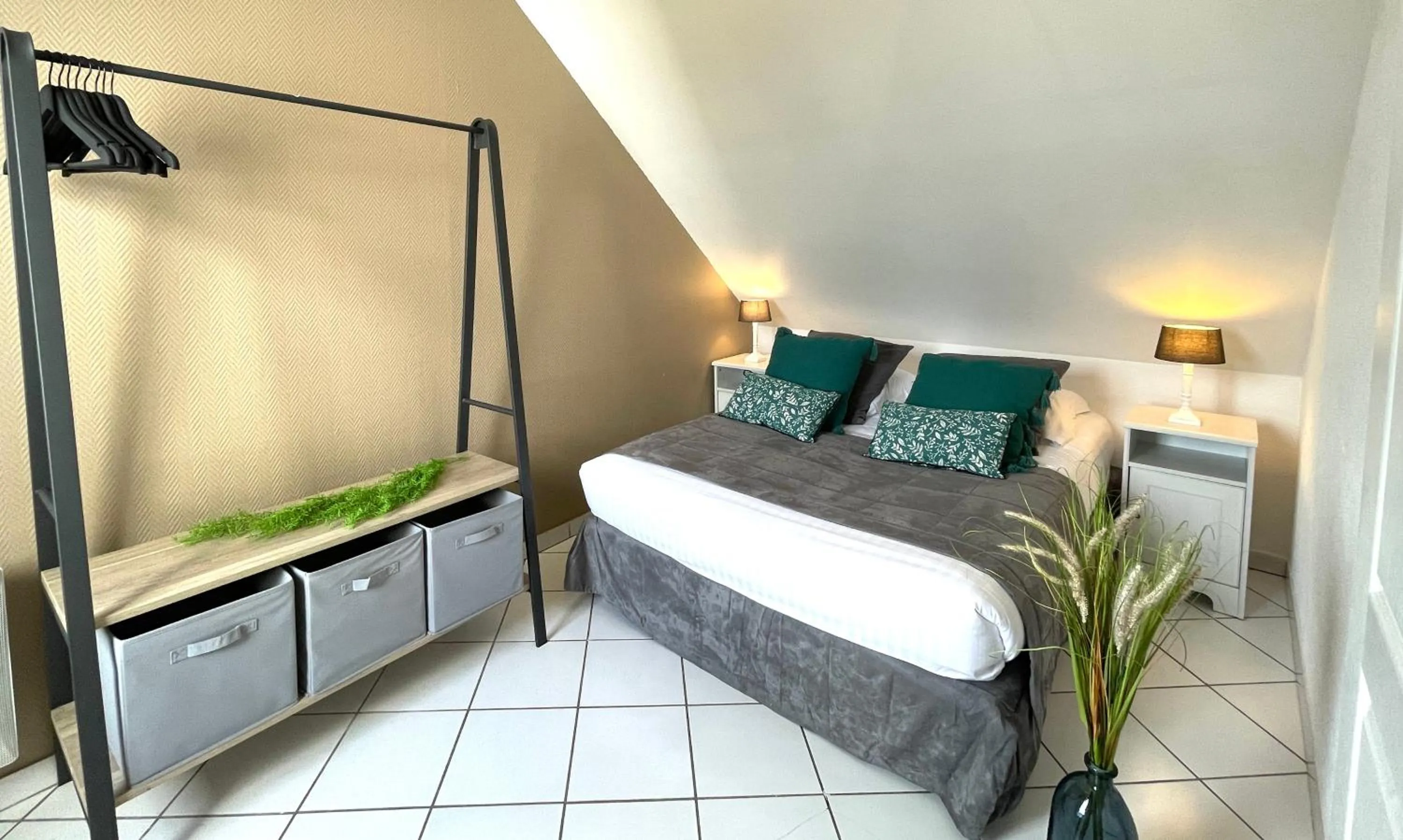 Bedroom, Bed in La Maison Blanche