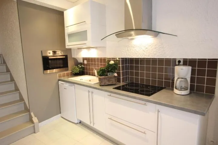 Kitchen or kitchenette in La Maison Blanche