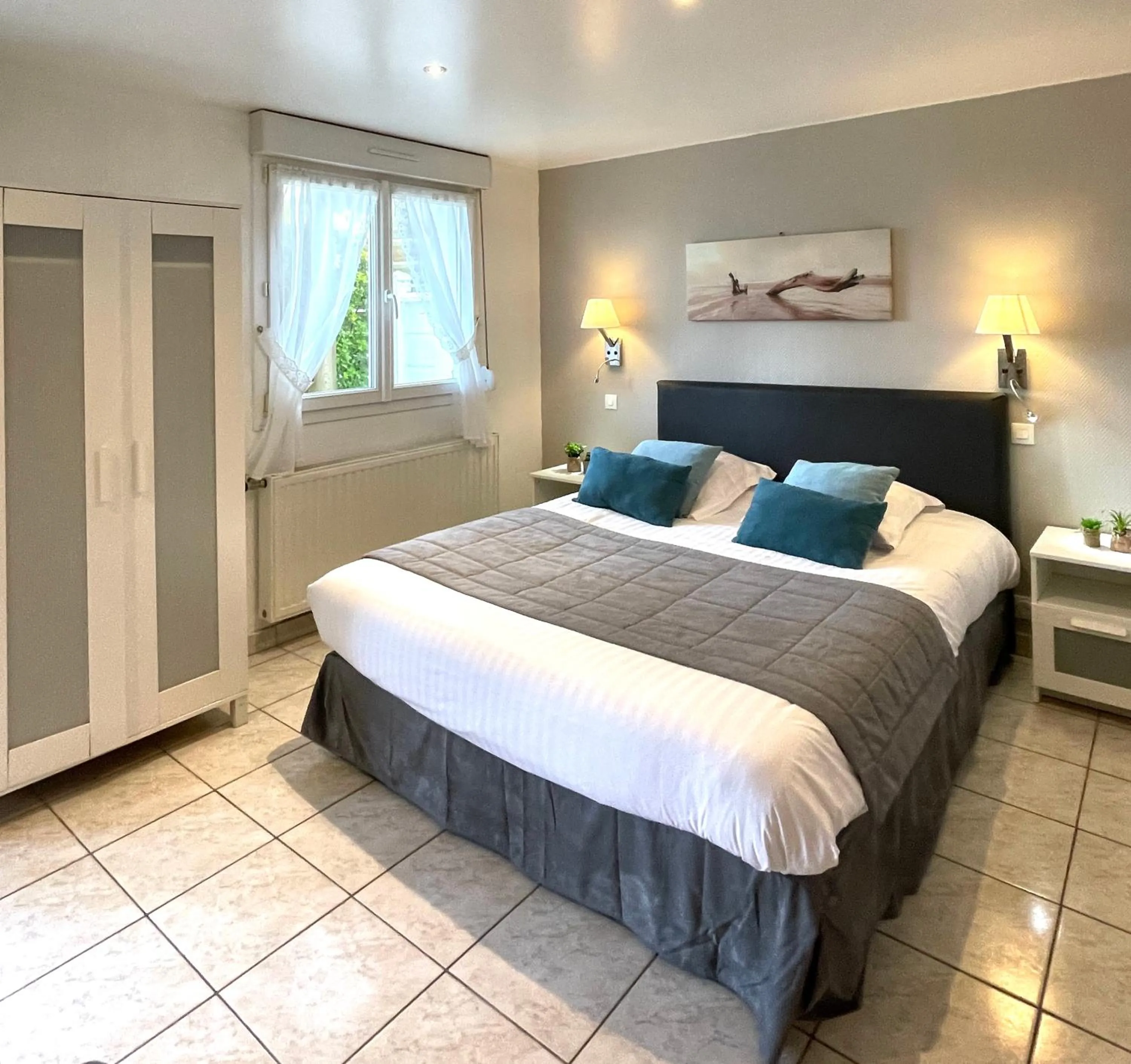 Bedroom, Bed in La Maison Blanche