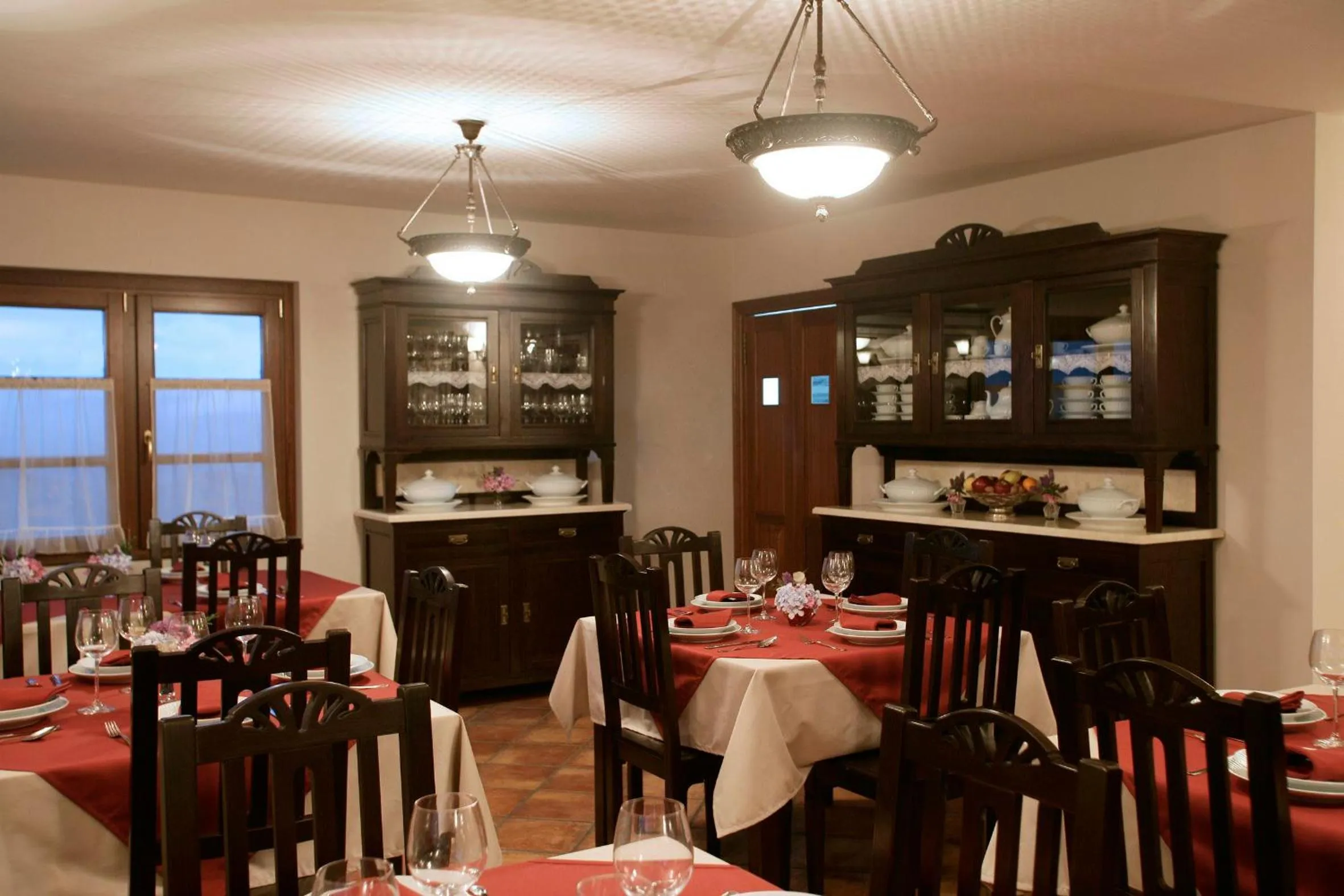 Restaurant/places to eat in Hotel Rural Yeguada Albeitar