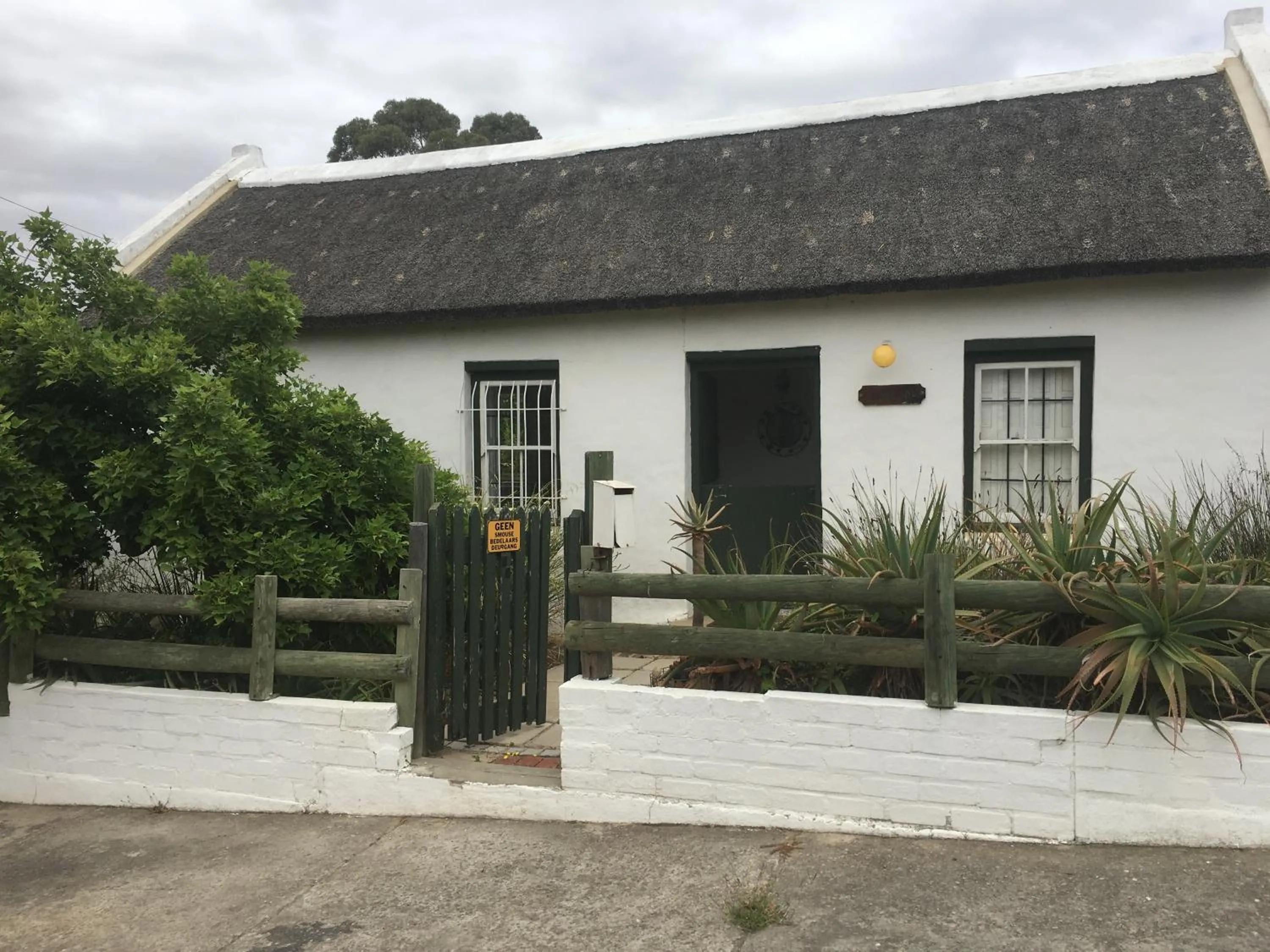 Carneddie Cottage - main