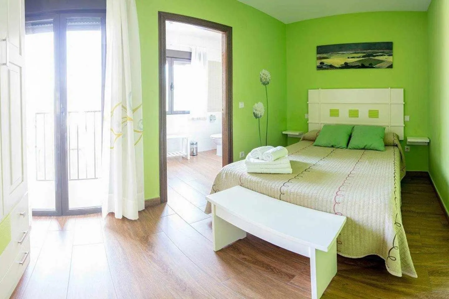 Bed in Alojamientos Callejón del Pozo, cerca Puy du Fou