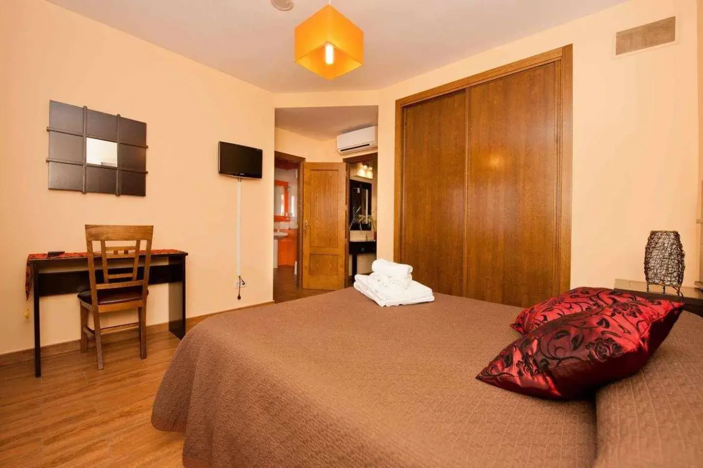 Bed in Alojamientos Callejón del Pozo, cerca Puy du Fou Bed in Alojamientos Callejón del Pozo, cerca Puy du Fou