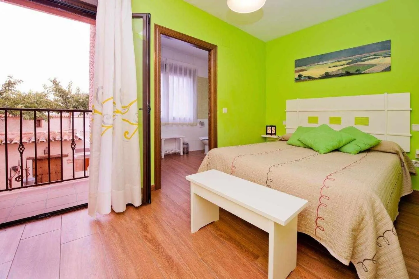 Bed in Alojamientos Callejón del Pozo, cerca Puy du Fou