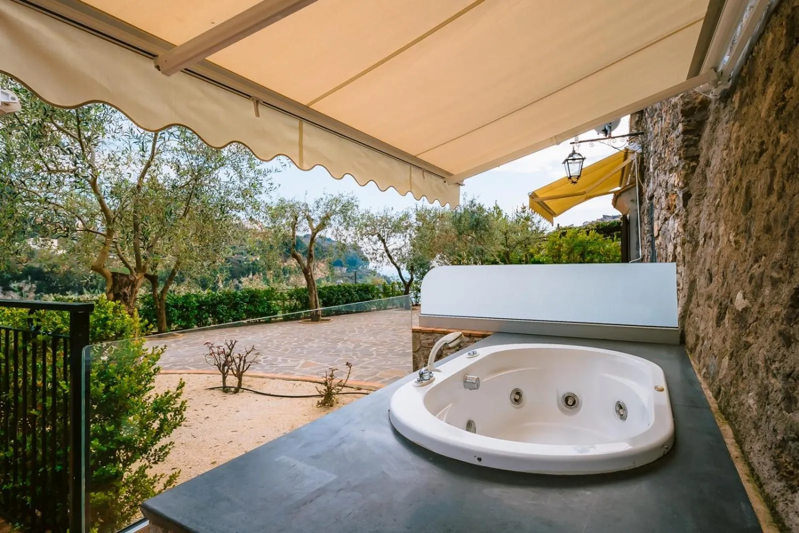 Open Air Bath in Villa San Lorenzo