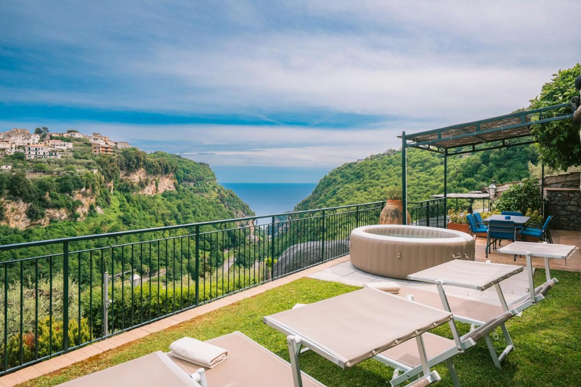 Hot Tub in Villa San Lorenzo