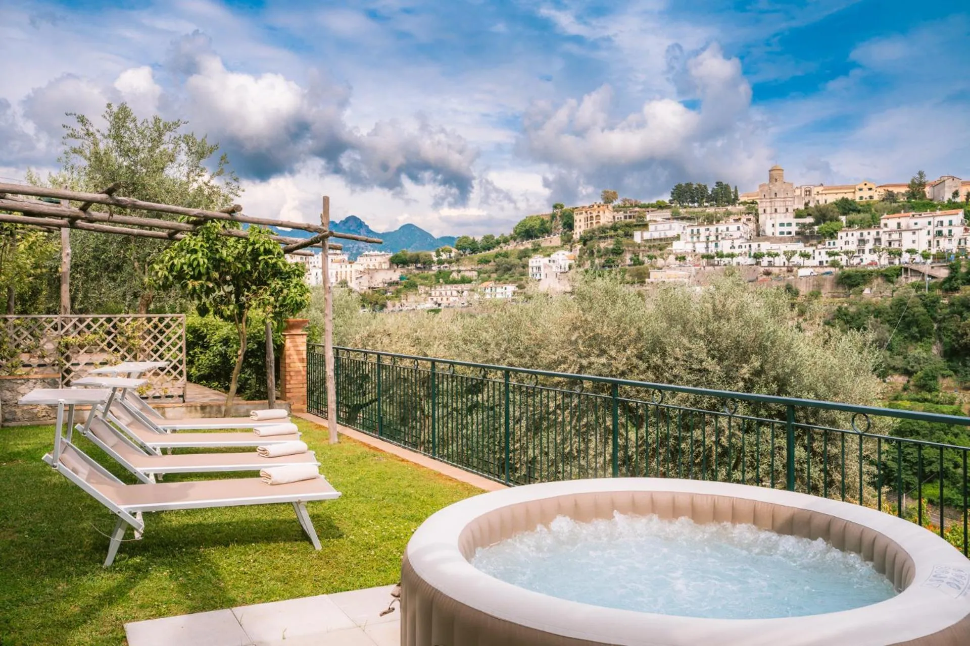 Hot Tub in Villa San Lorenzo