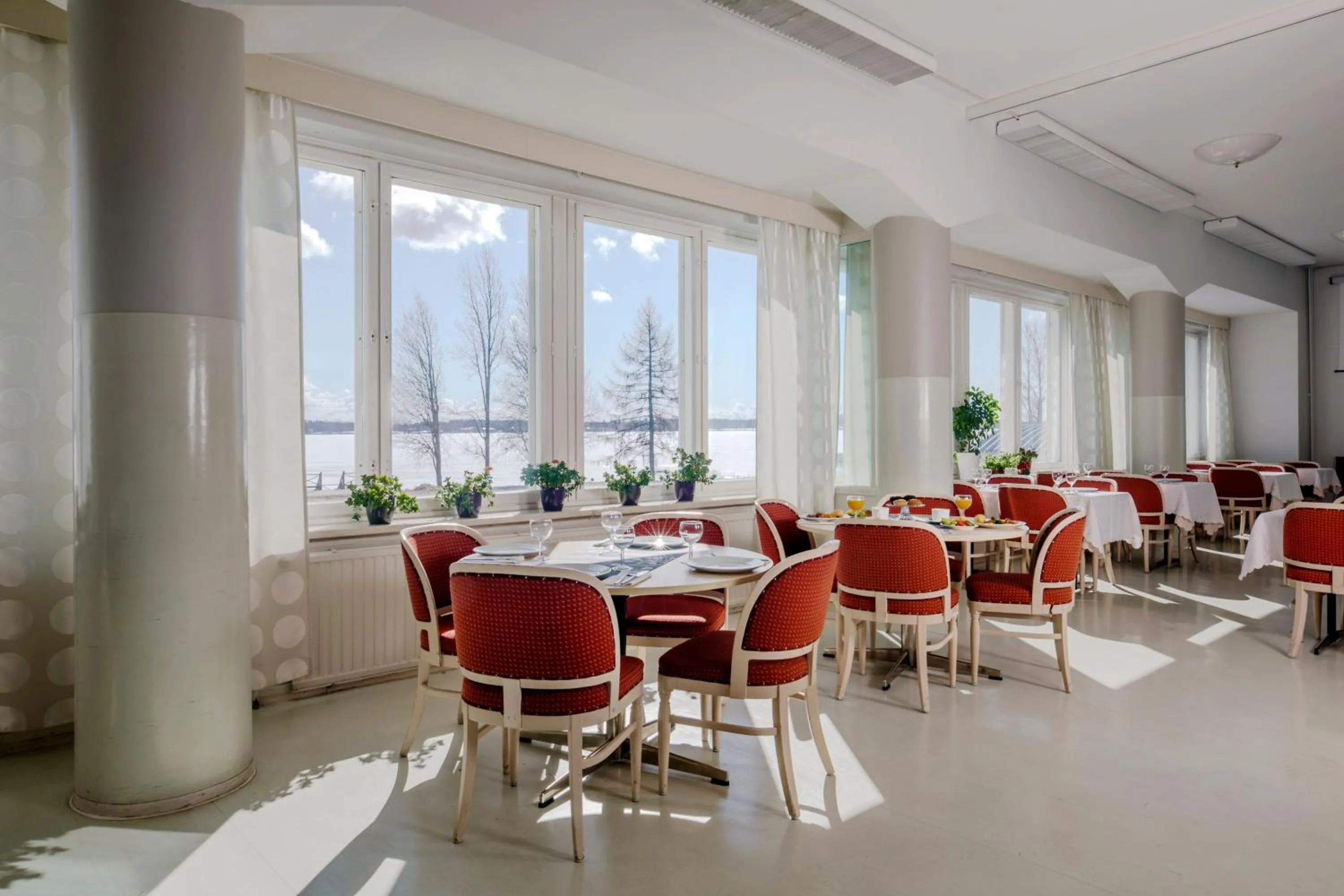 Restaurant/places to eat in Kylpylähotelli Pohjanranta