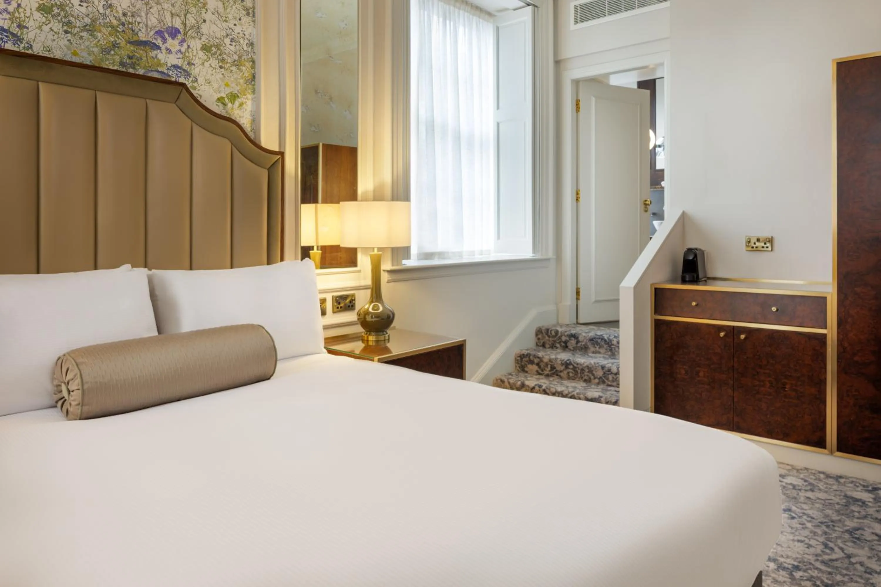 Bed in The Caledonian Edinburgh, Curio Collection by Hilton