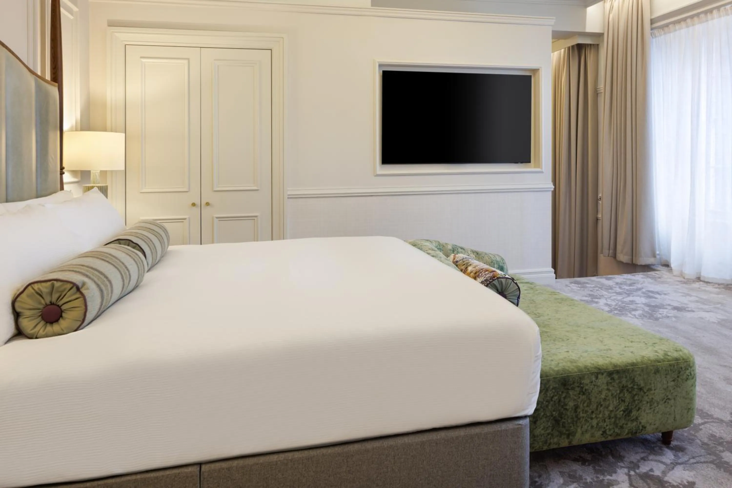 Bed in The Caledonian Edinburgh, Curio Collection by Hilton