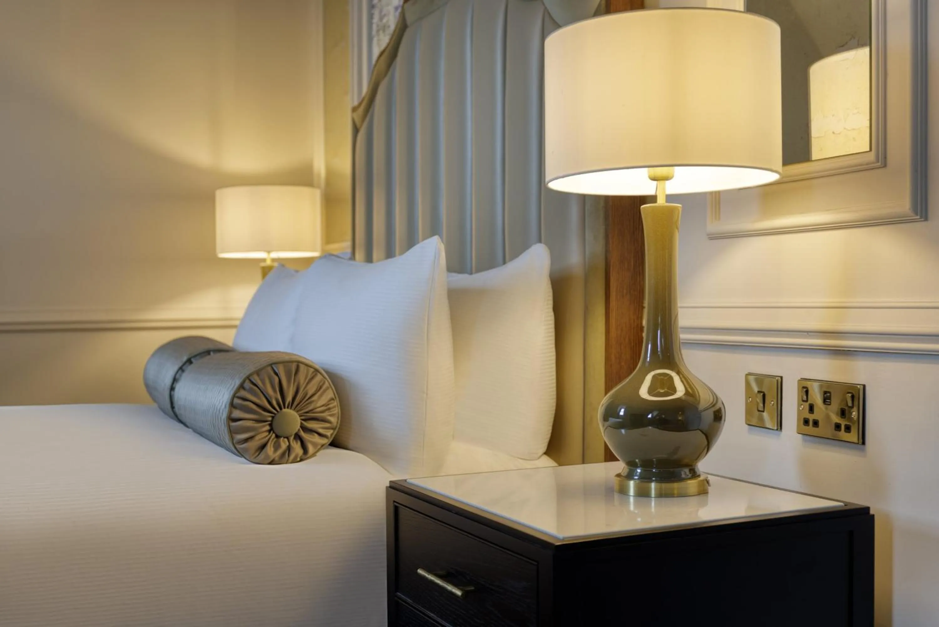 Bed in The Caledonian Edinburgh, Curio Collection by Hilton