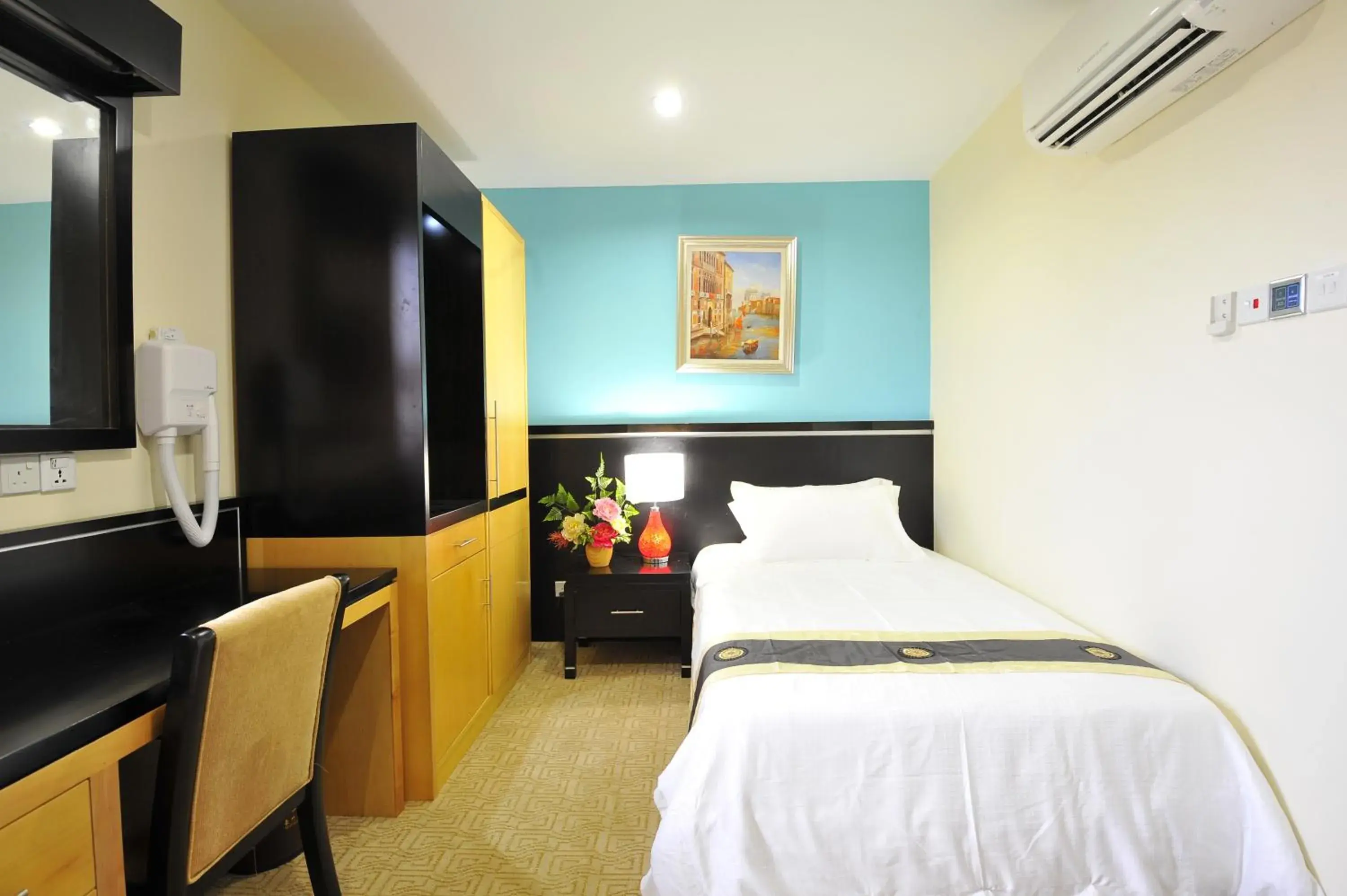 Deluxe Single Room in Hallmark View Hotel Deluxe Single Room in Hallmark View Hotel