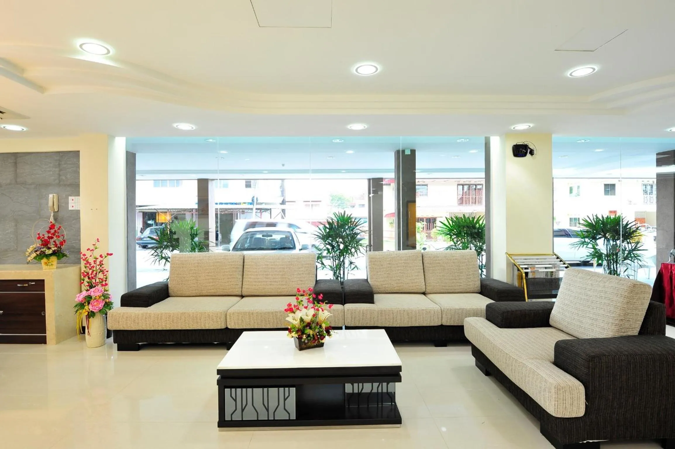 Lobby or reception in Hallmark View Hotel