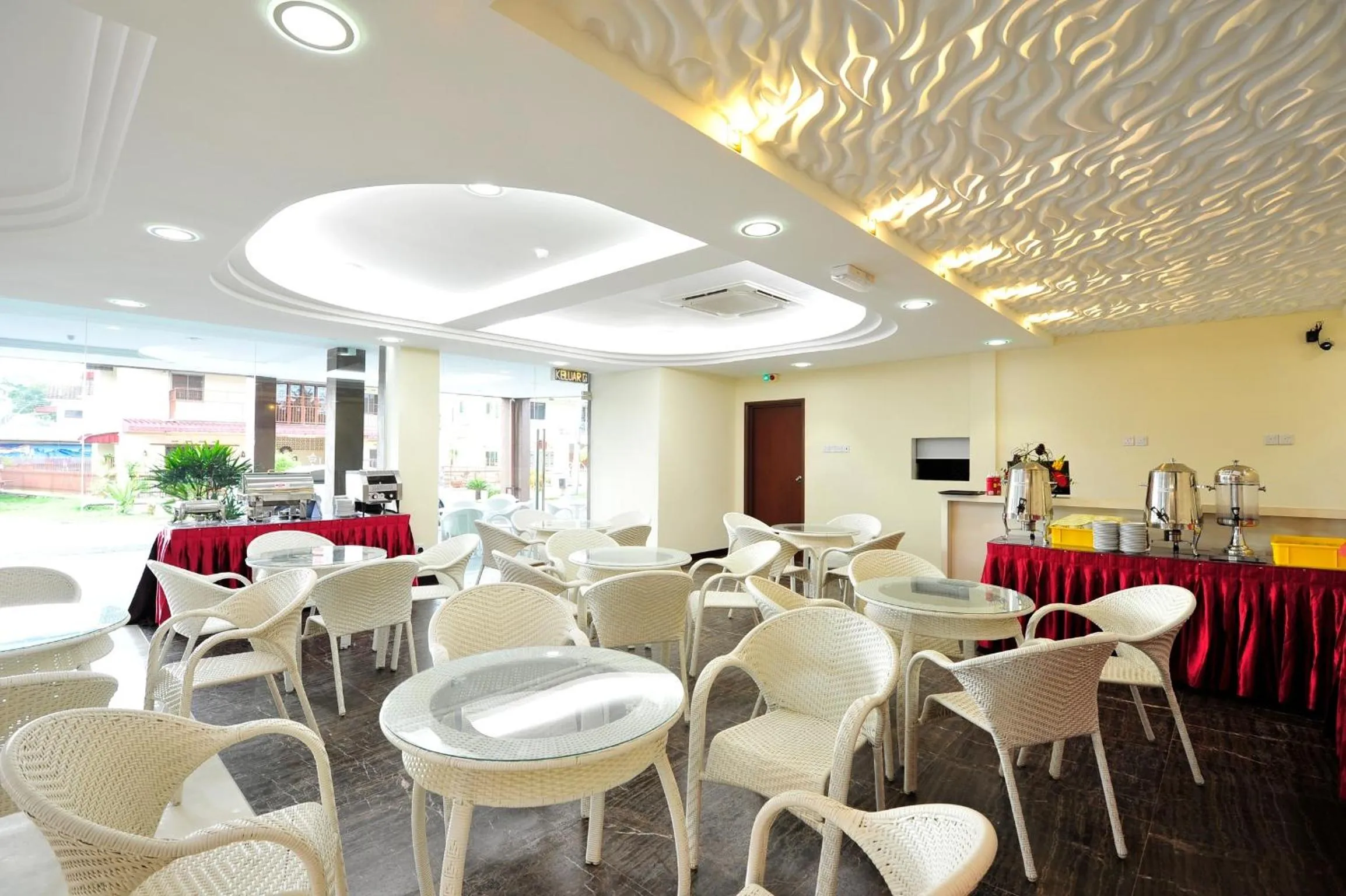 Dining area in Hallmark View Hotel