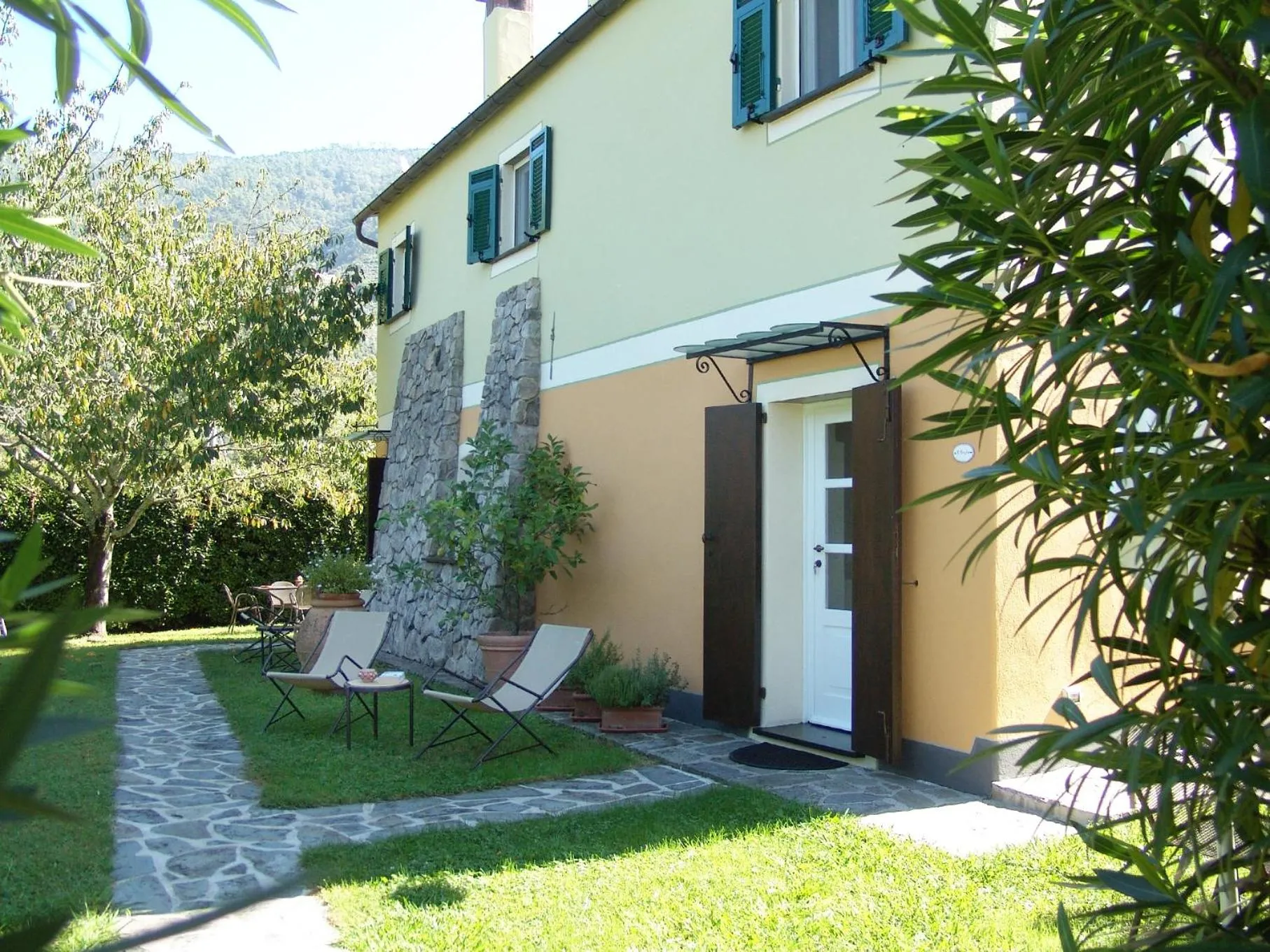 Property building in Villanova - Nature & Wellness