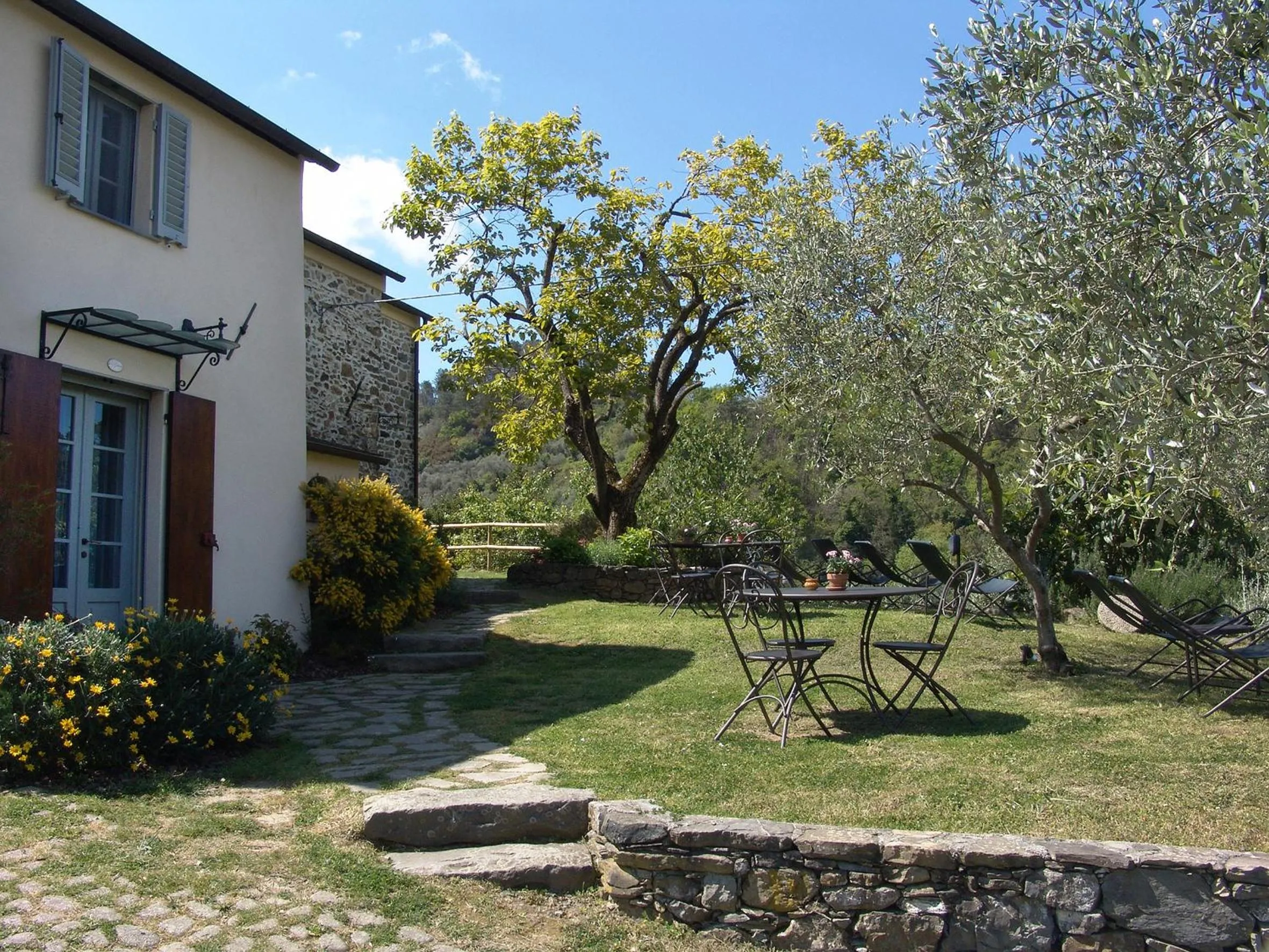 Property building in Villanova - Nature & Wellness
