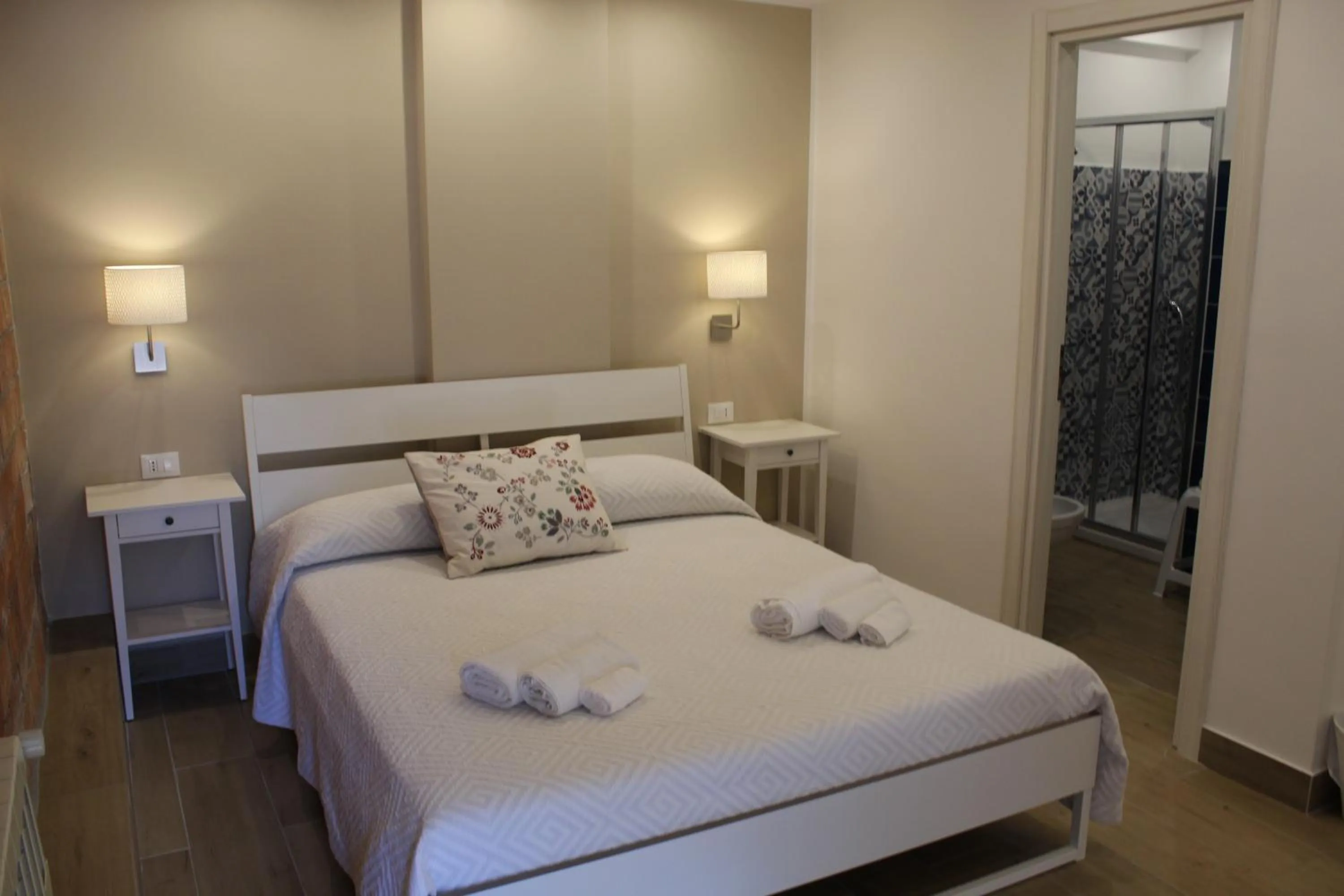 Photo of the whole room, Bed in B&B Casa al Vicolo 2