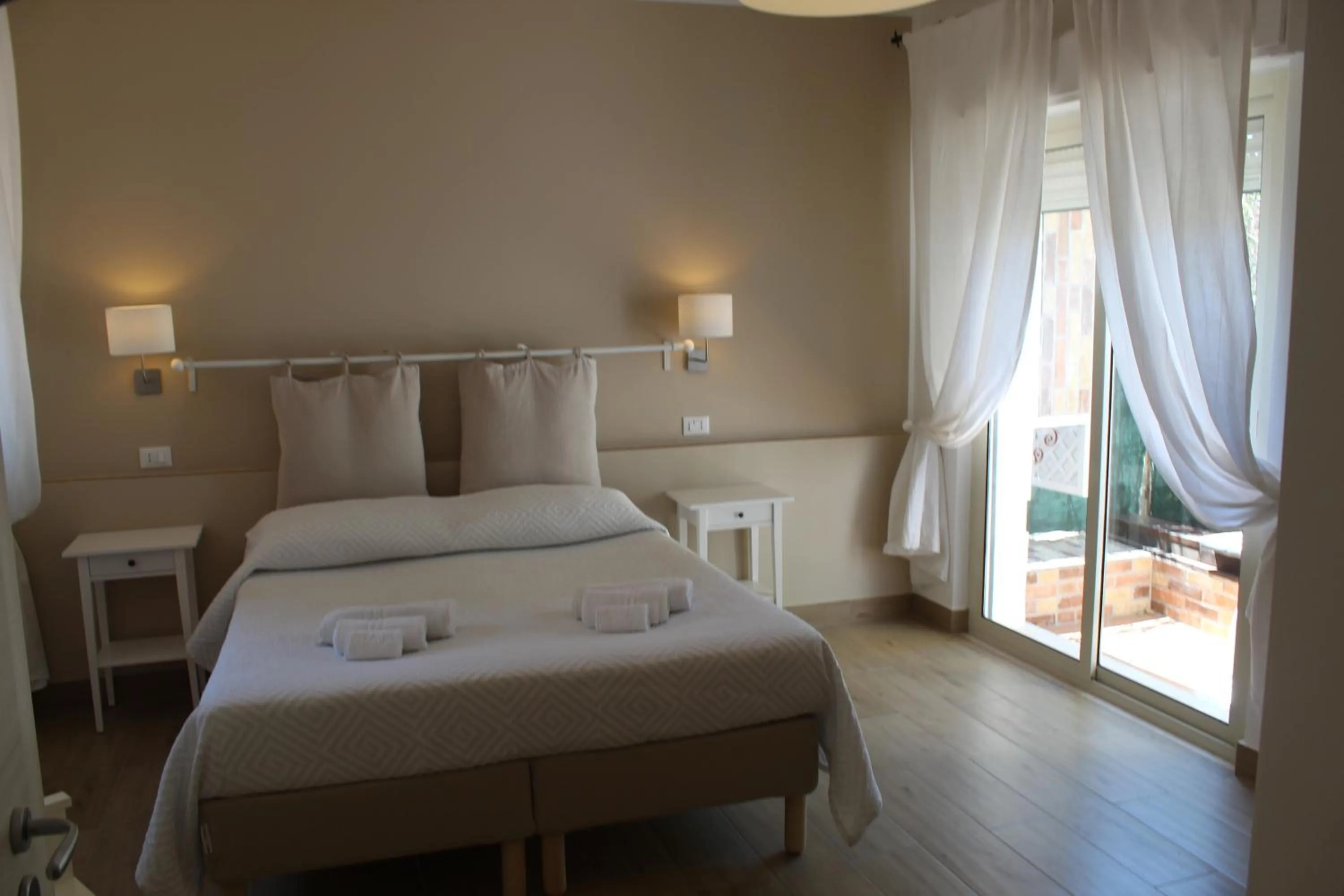 Photo of the whole room, Bed in B&B Casa al Vicolo 2