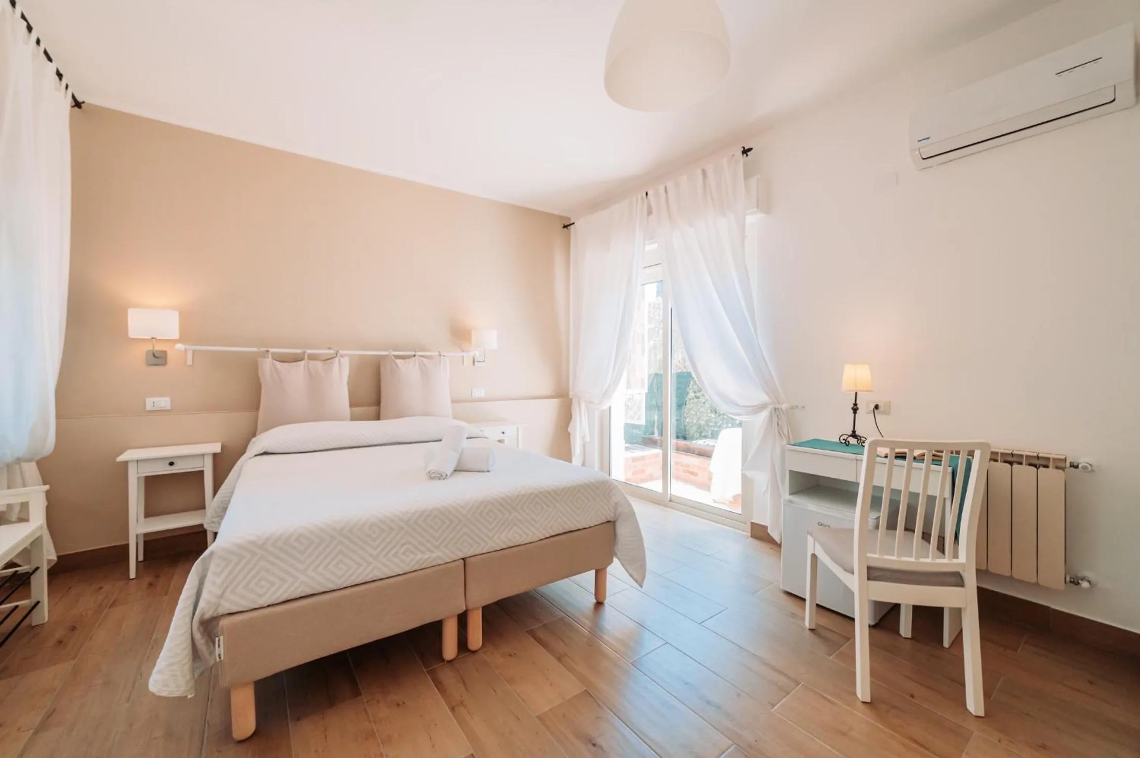 Bedroom, Bed in B&B Casa al Vicolo 2