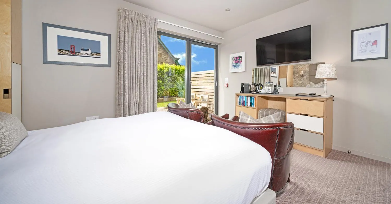 Seating area, Bed in Knockendarroch Hotel