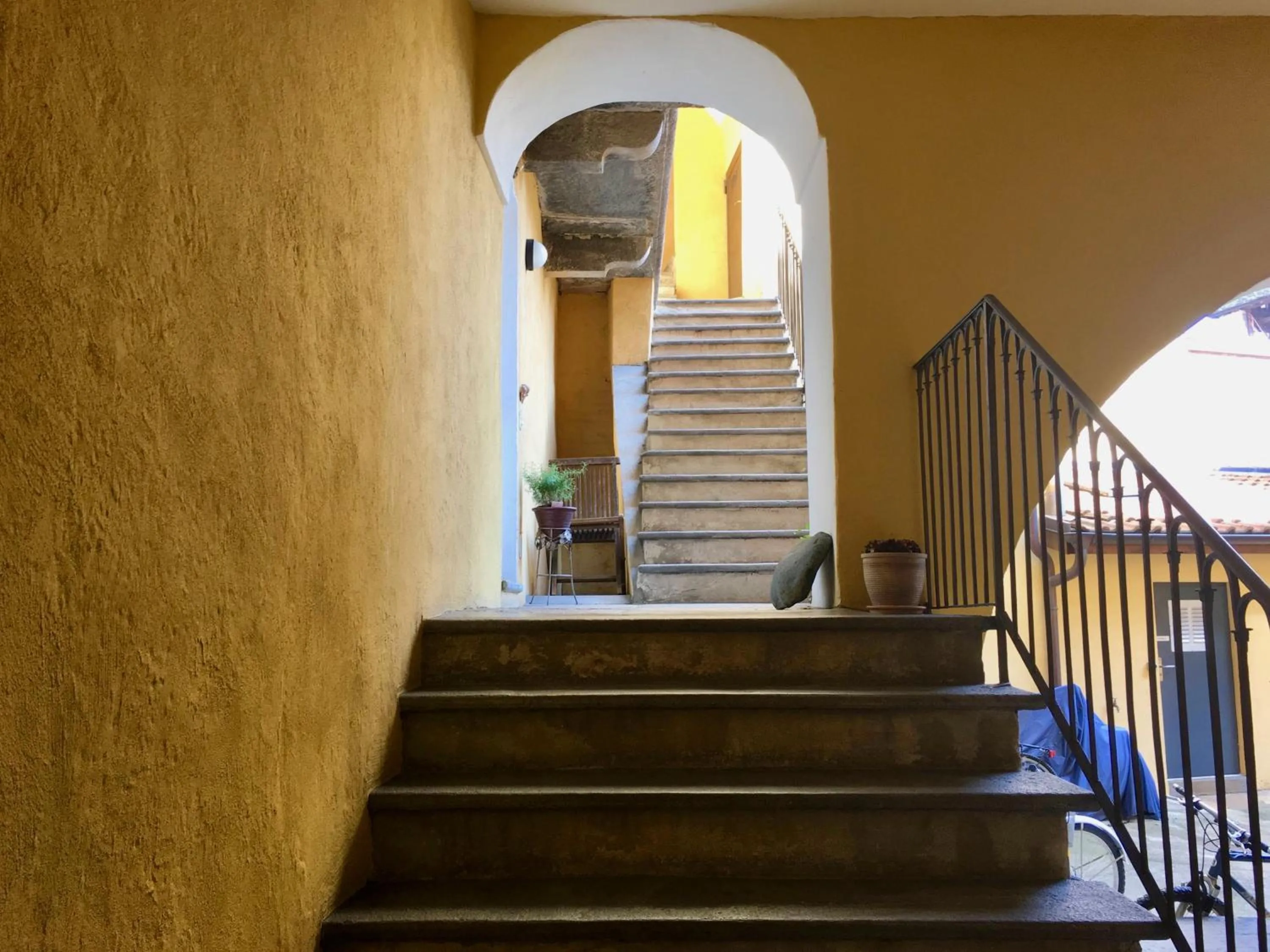 Property building in Great2Stay City Center Apartments Locarno